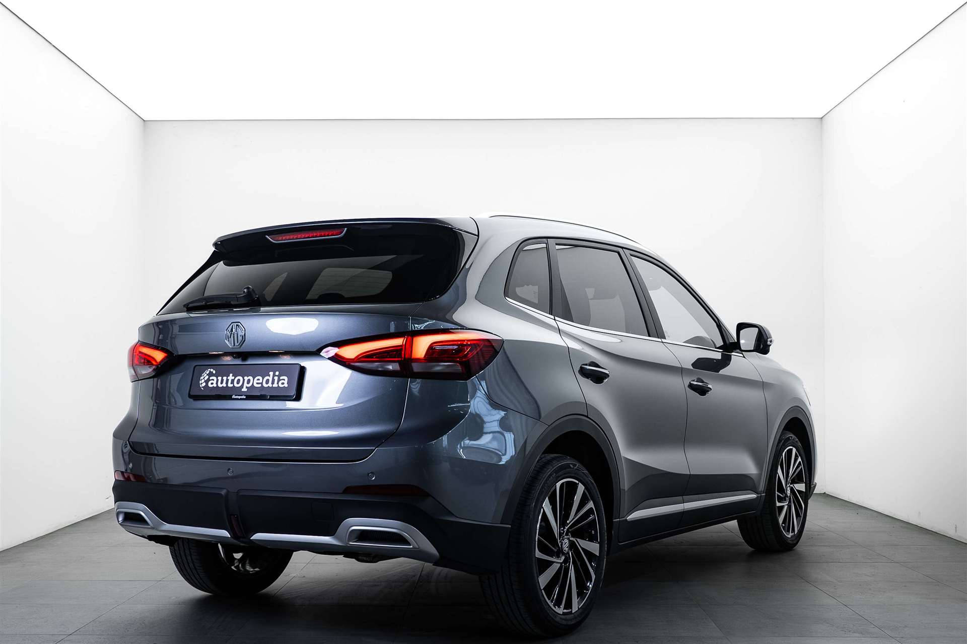 MG ZS 1.5 HEV Luxury Automat NEW-showroom-element-2