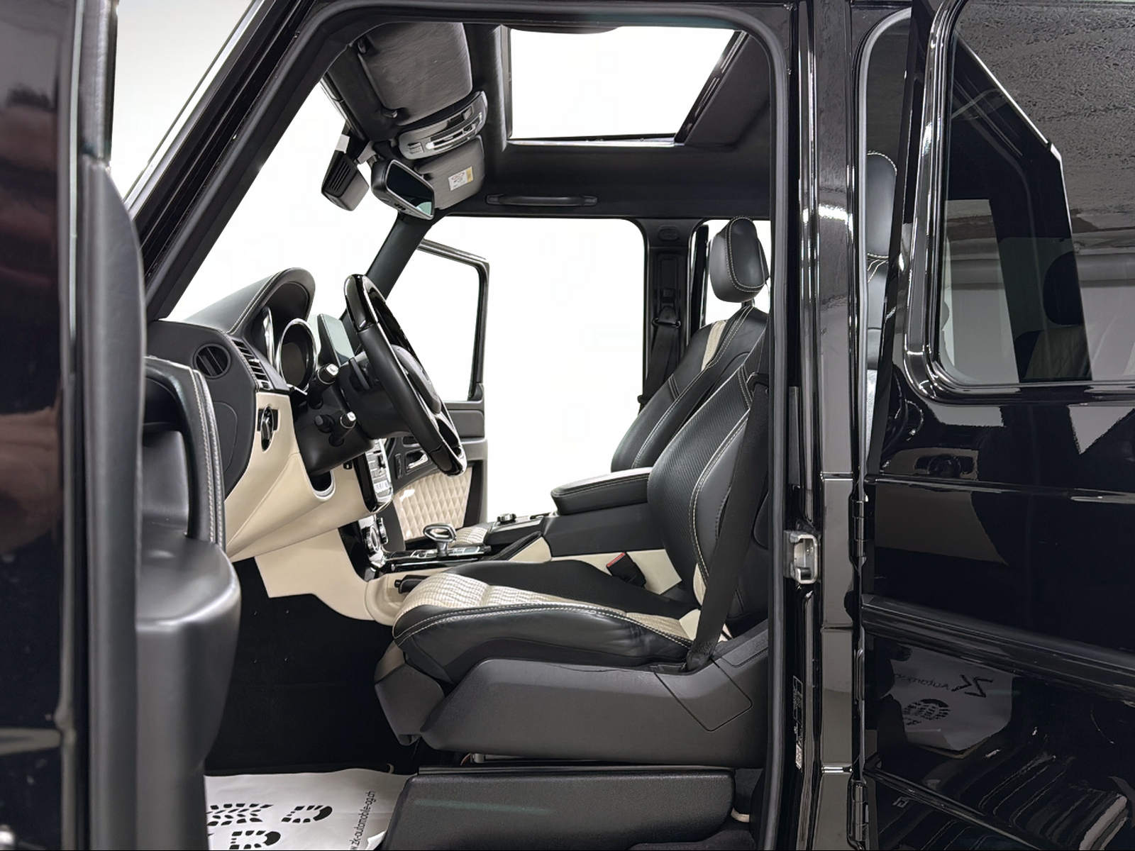 MERCEDES-BENZ G 63 AMG Exclusive Edition Obsidian Black Metallic Speedsh. Plus 7G-Tronic-image-5