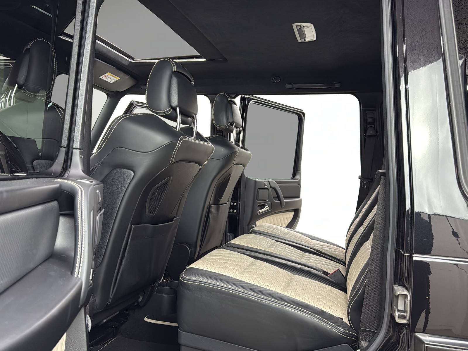 MERCEDES-BENZ G 63 AMG Exclusive Edition Obsidian Black Metallic Speedsh. Plus 7G-Tronic-image-8