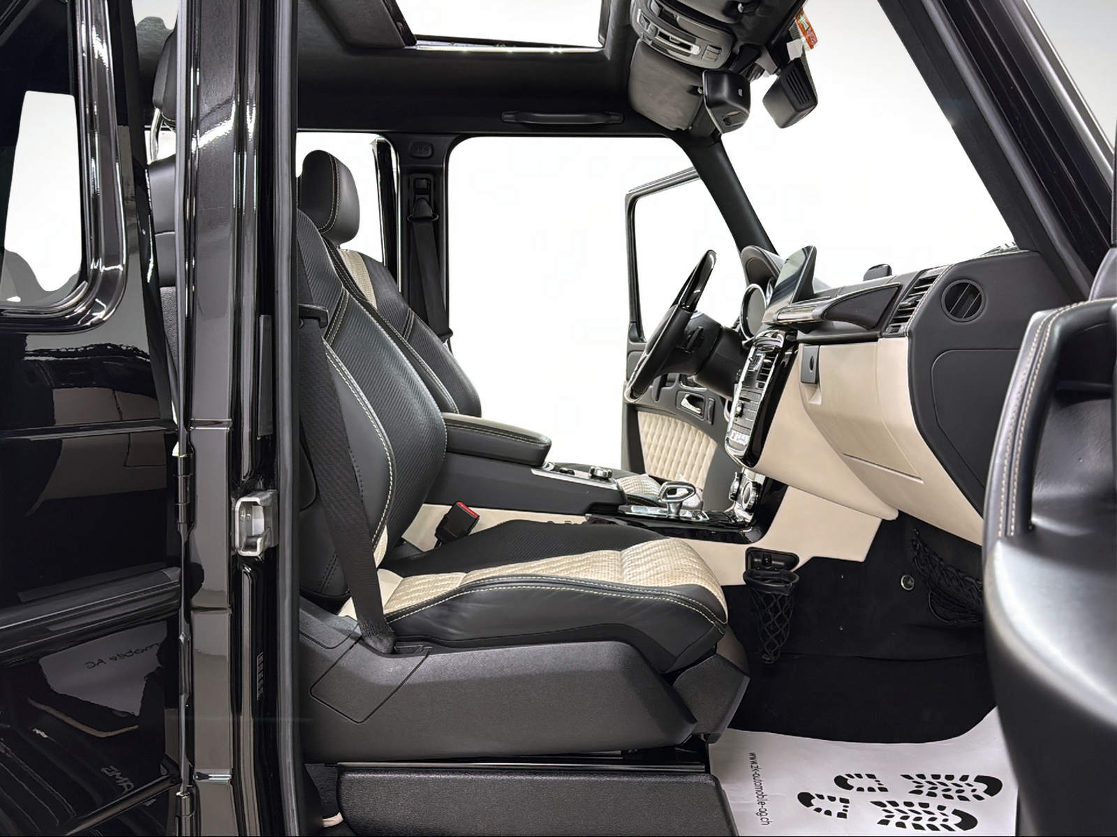 MERCEDES-BENZ G 63 AMG Exclusive Edition Obsidian Black Metallic Speedsh. Plus 7G-Tronic-image-9