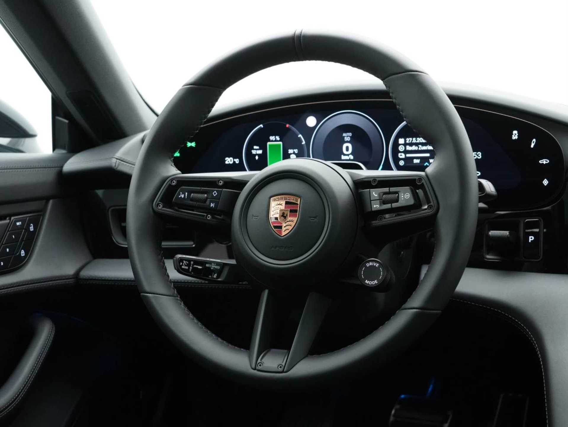 PORSCHE Taycan 4 Black Edition-image-15