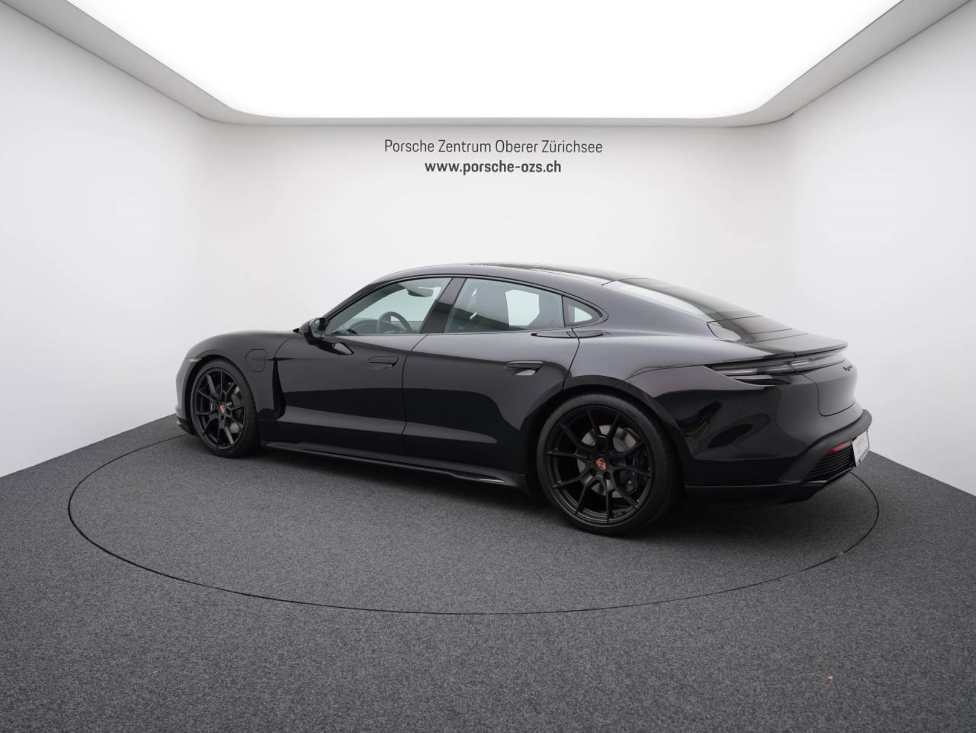 PORSCHE Taycan 4 Black Edition-showroom-element-2