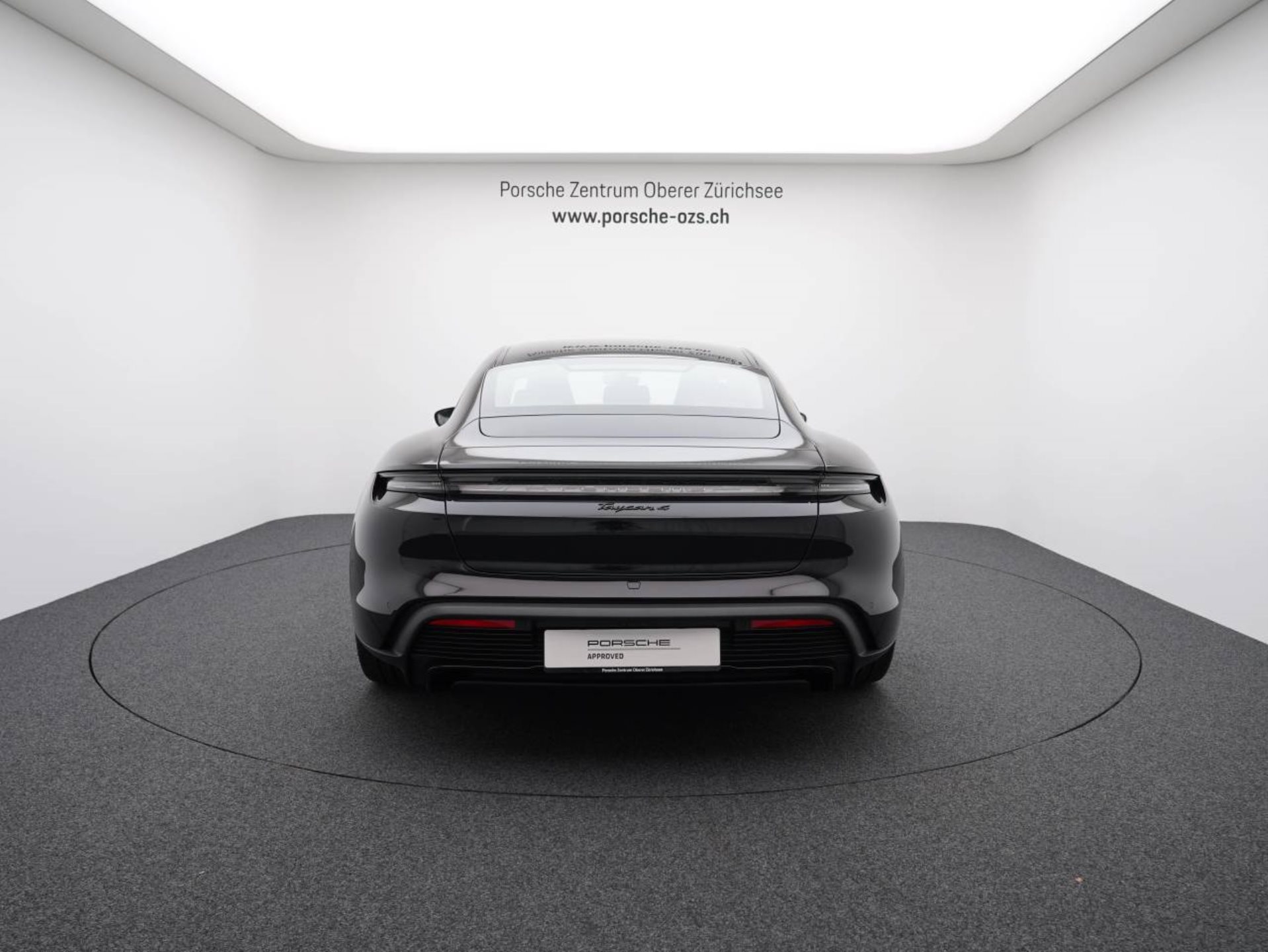 PORSCHE Taycan 4 Black Edition-image-5