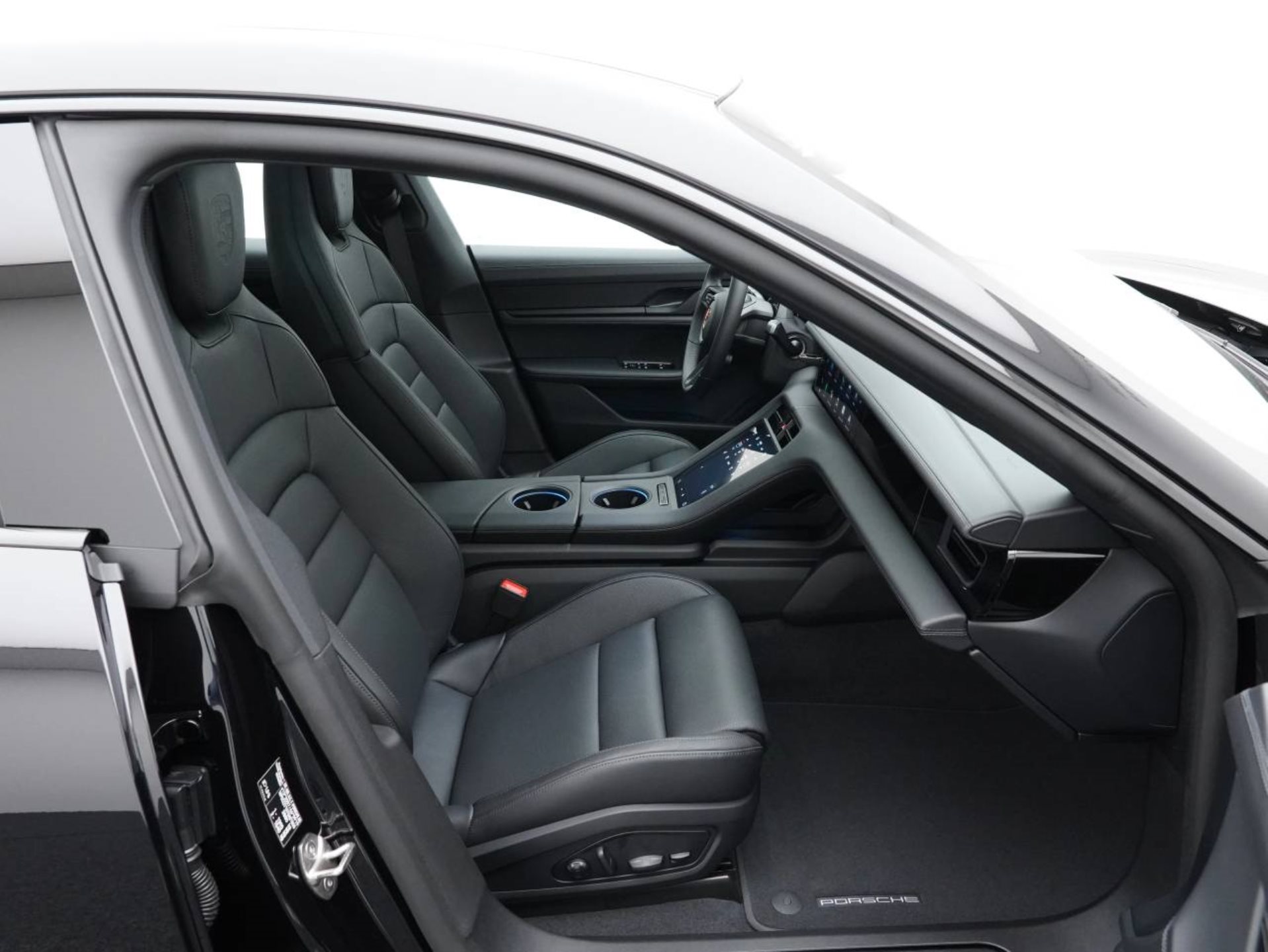 PORSCHE Taycan 4 Black Edition-image-25