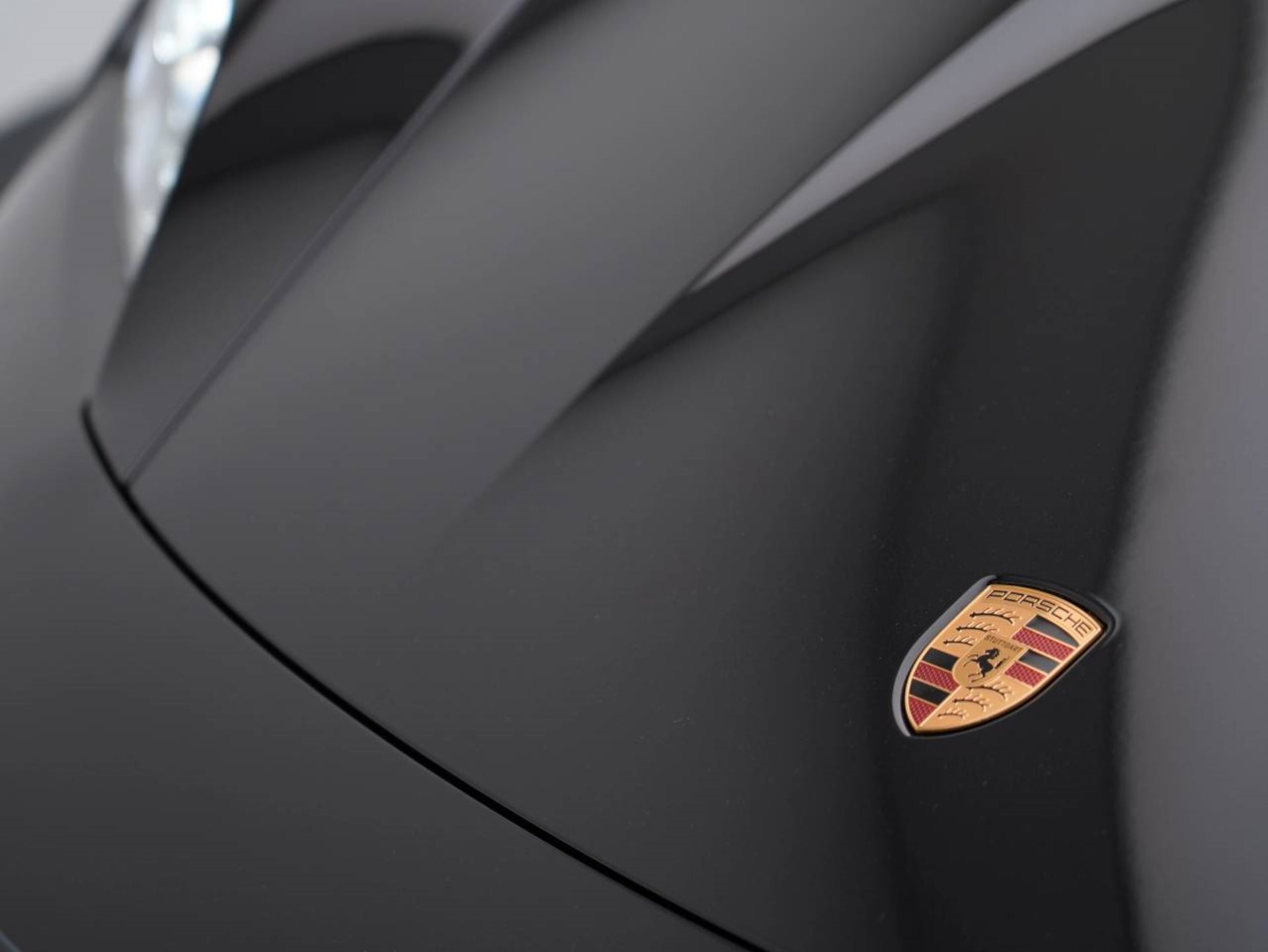 PORSCHE Taycan 4 Black Edition-image-11