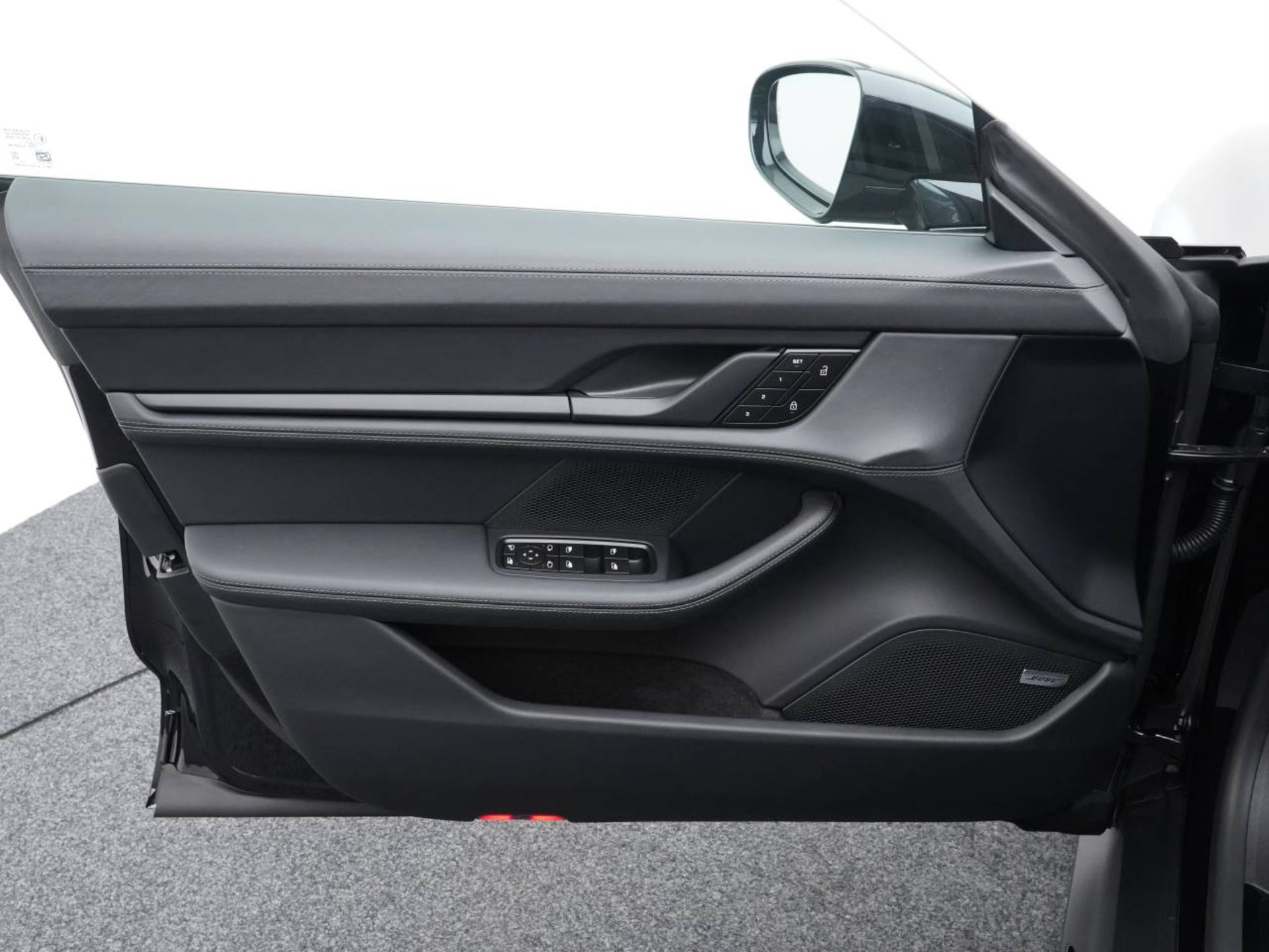 PORSCHE Taycan 4 Black Edition-image-20