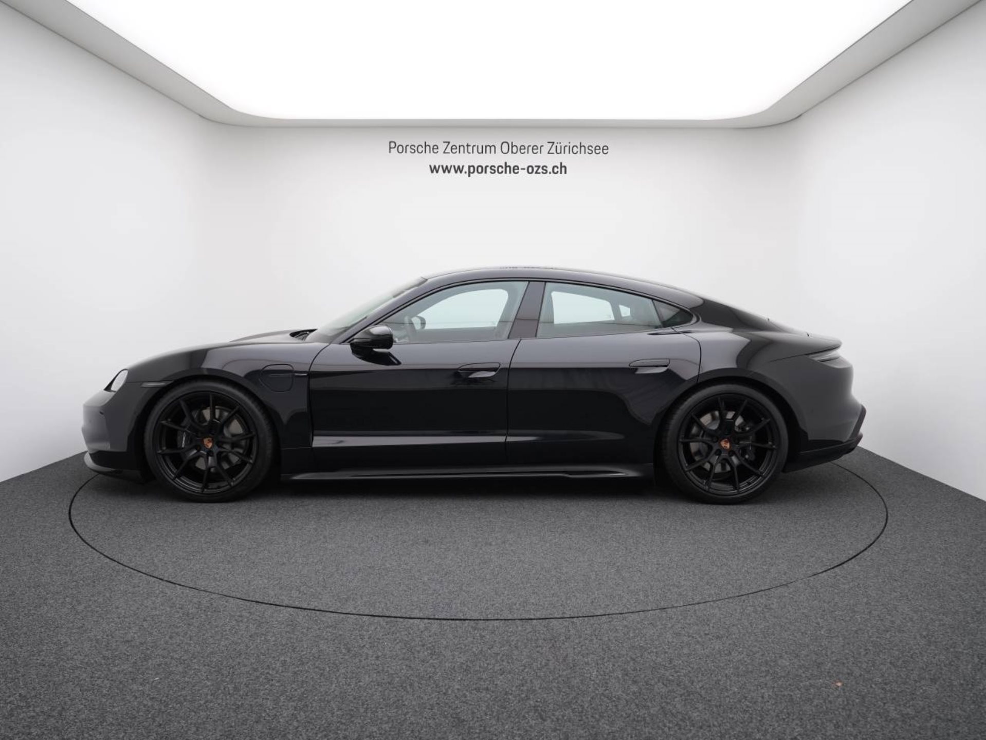 PORSCHE Taycan 4 Black Edition-showroom-element-1