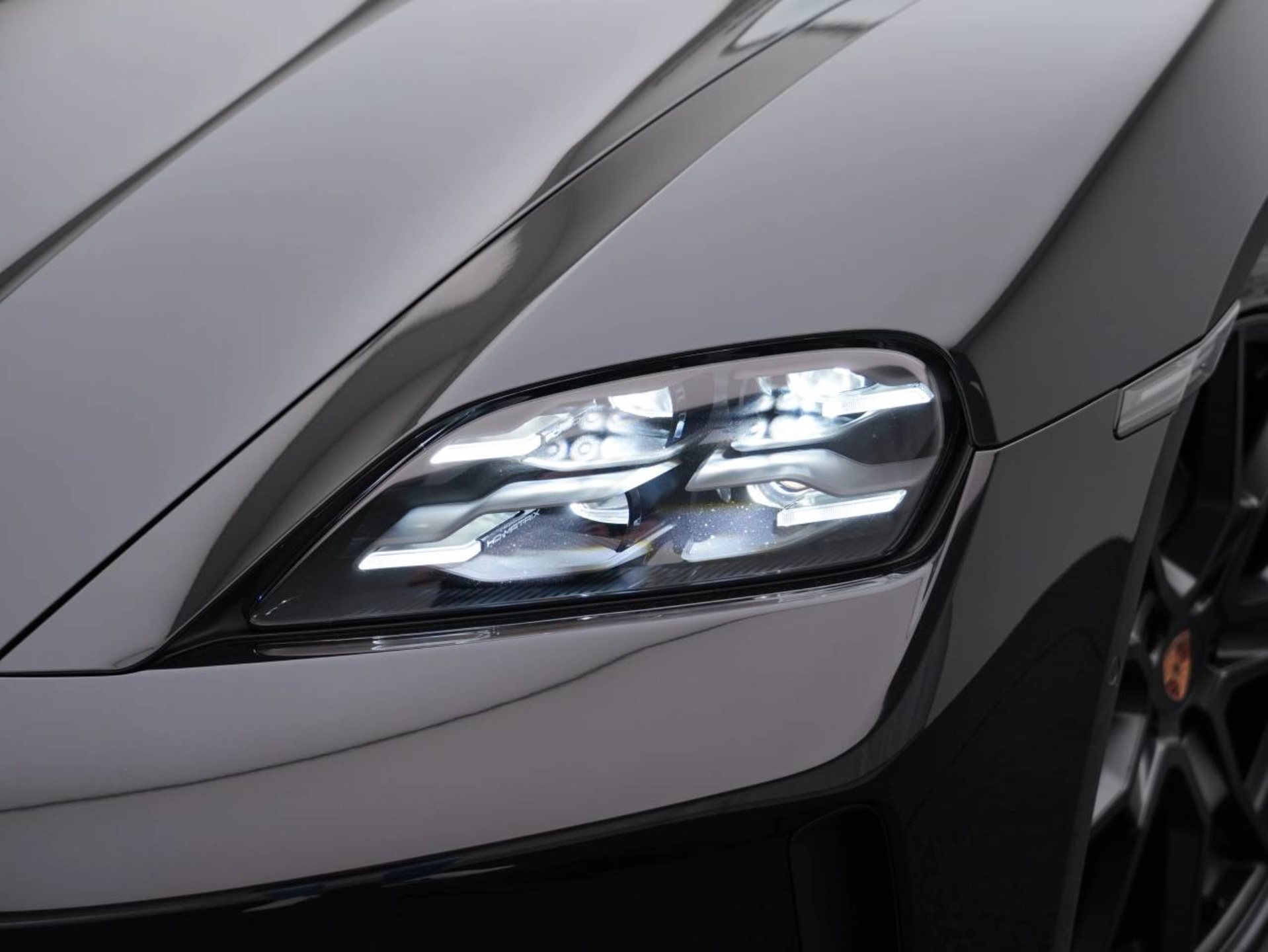 PORSCHE Taycan 4 Black Edition-image-12