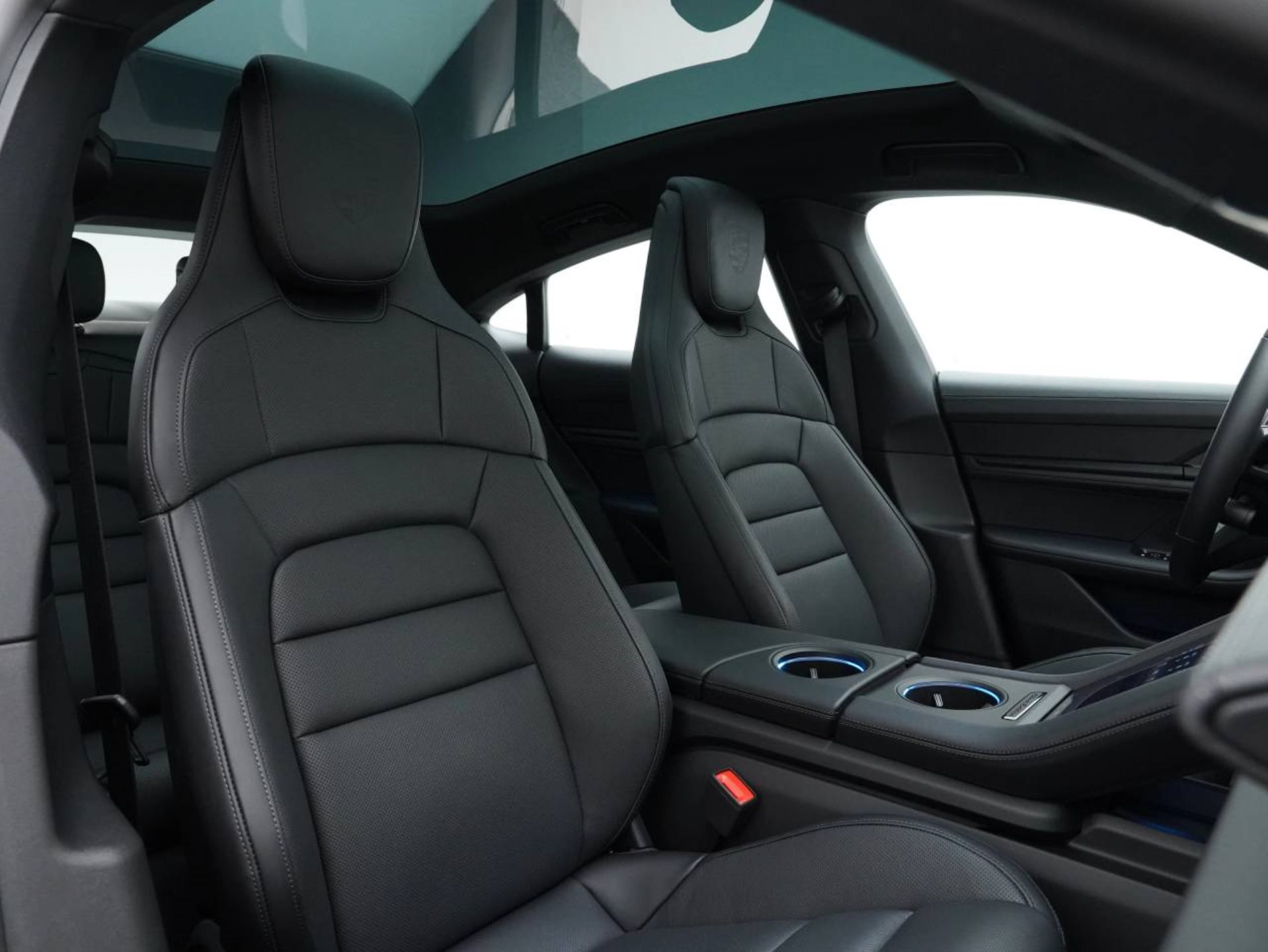 PORSCHE Taycan 4 Black Edition-image-26