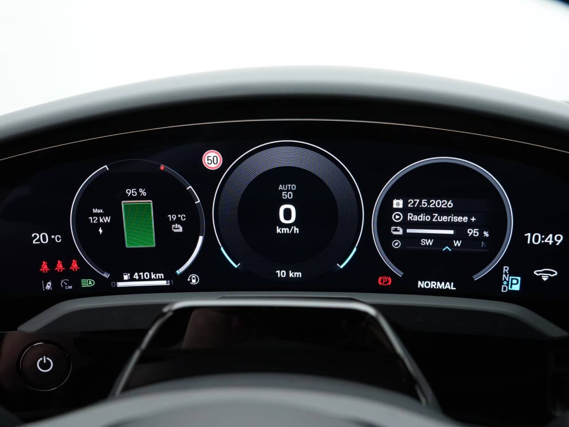 PORSCHE Taycan 4 Black Edition-image-16