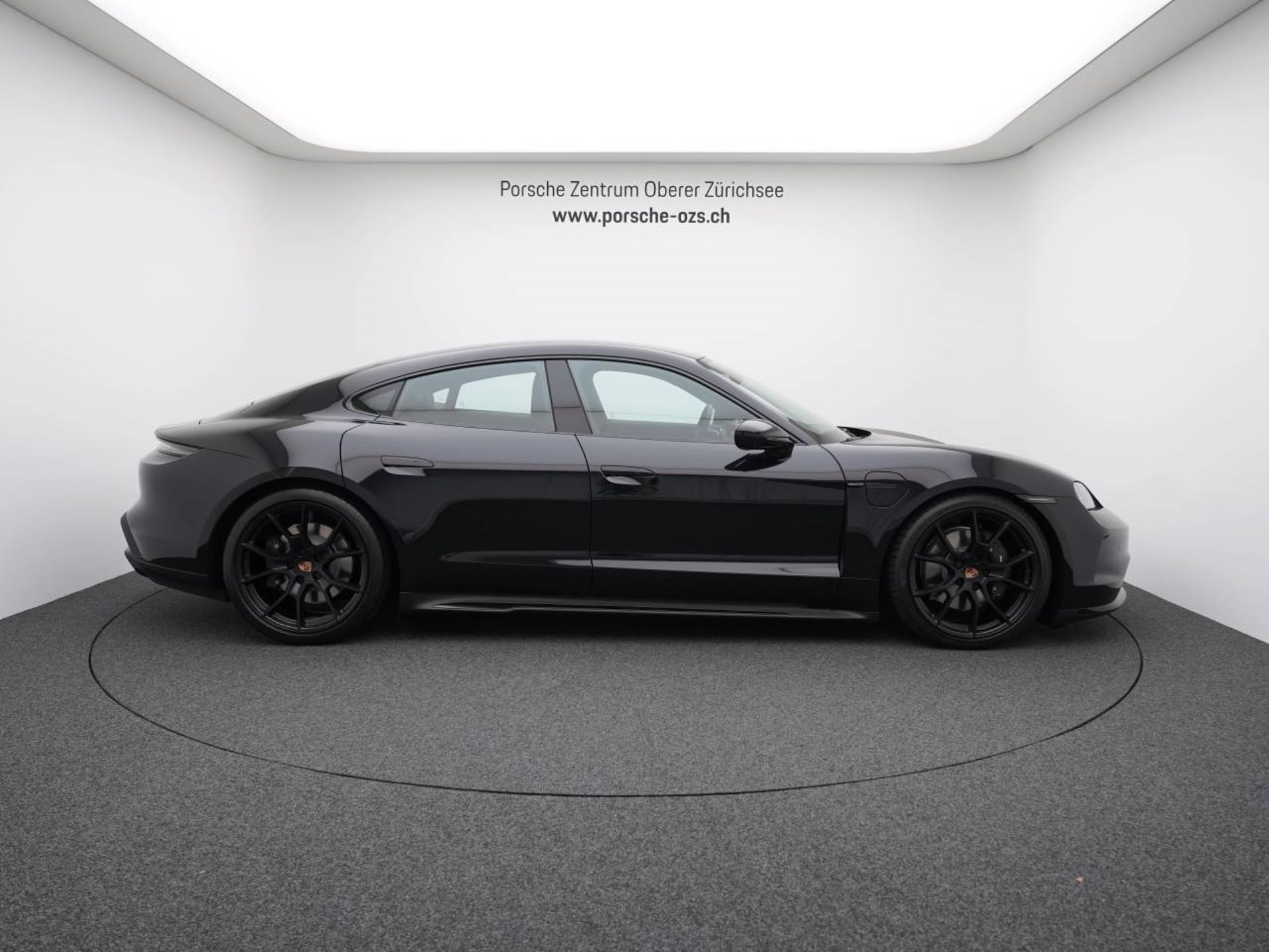 PORSCHE Taycan 4 Black Edition-image-7