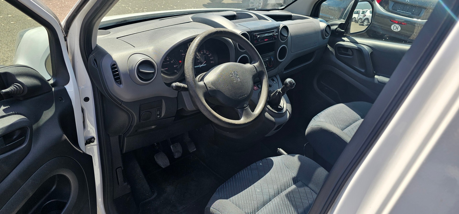 PEUGEOT Partner 1.6 Urban-image-6
