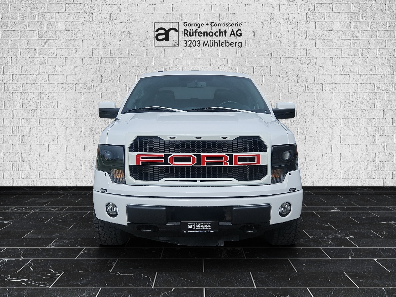 FORD F150 FX4 V8-showroom-element-2