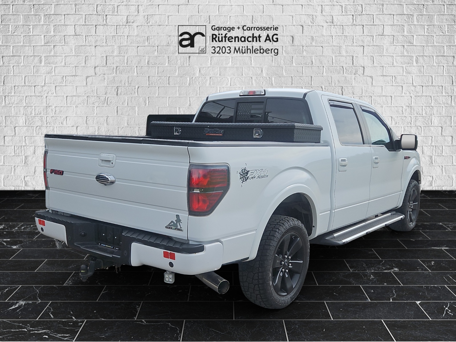 FORD F150 FX4 V8-showroom-element-1