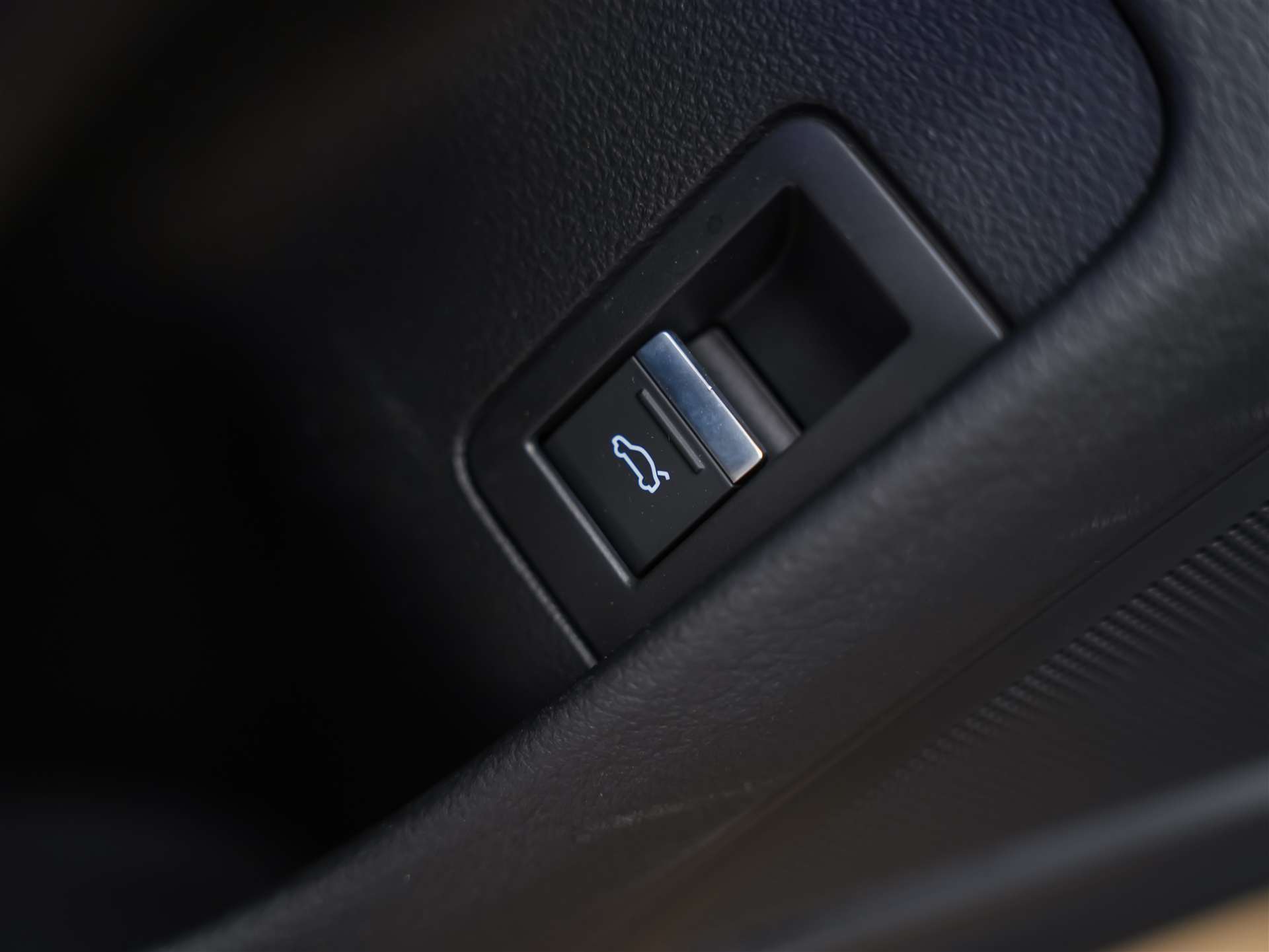 AUDI RS6 Avant 4.0 TFSI V8 quattro *Panorama*Sitzlüftung*Head-Up*Standheizung*-image-29