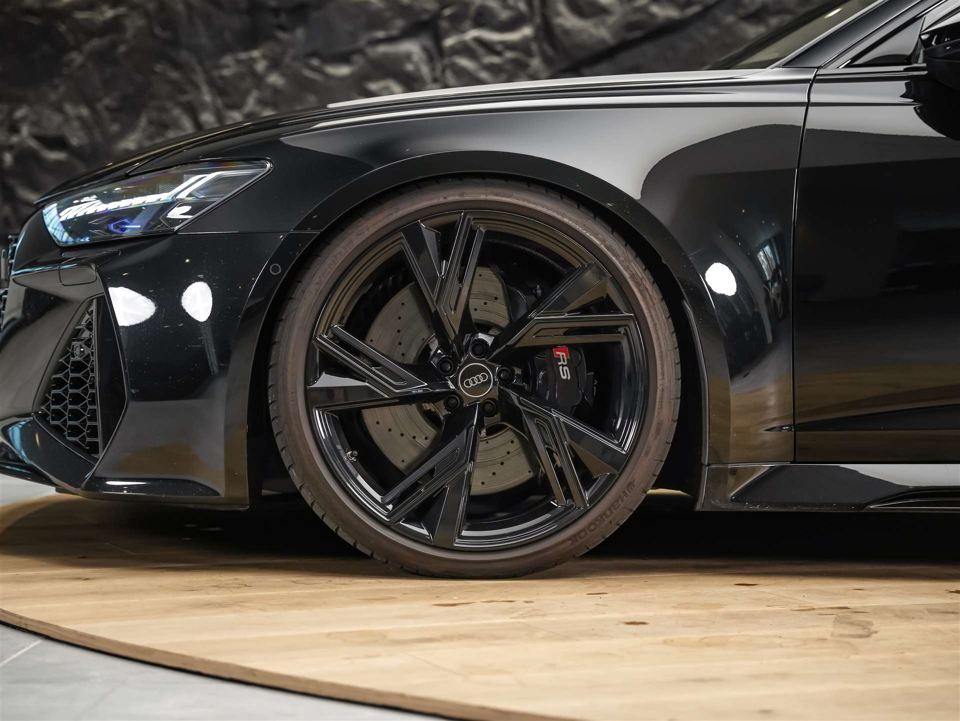 AUDI RS6 Avant 4.0 TFSI V8 quattro *Panorama*Sitzlüftung*Head-Up*Standheizung*-image-19