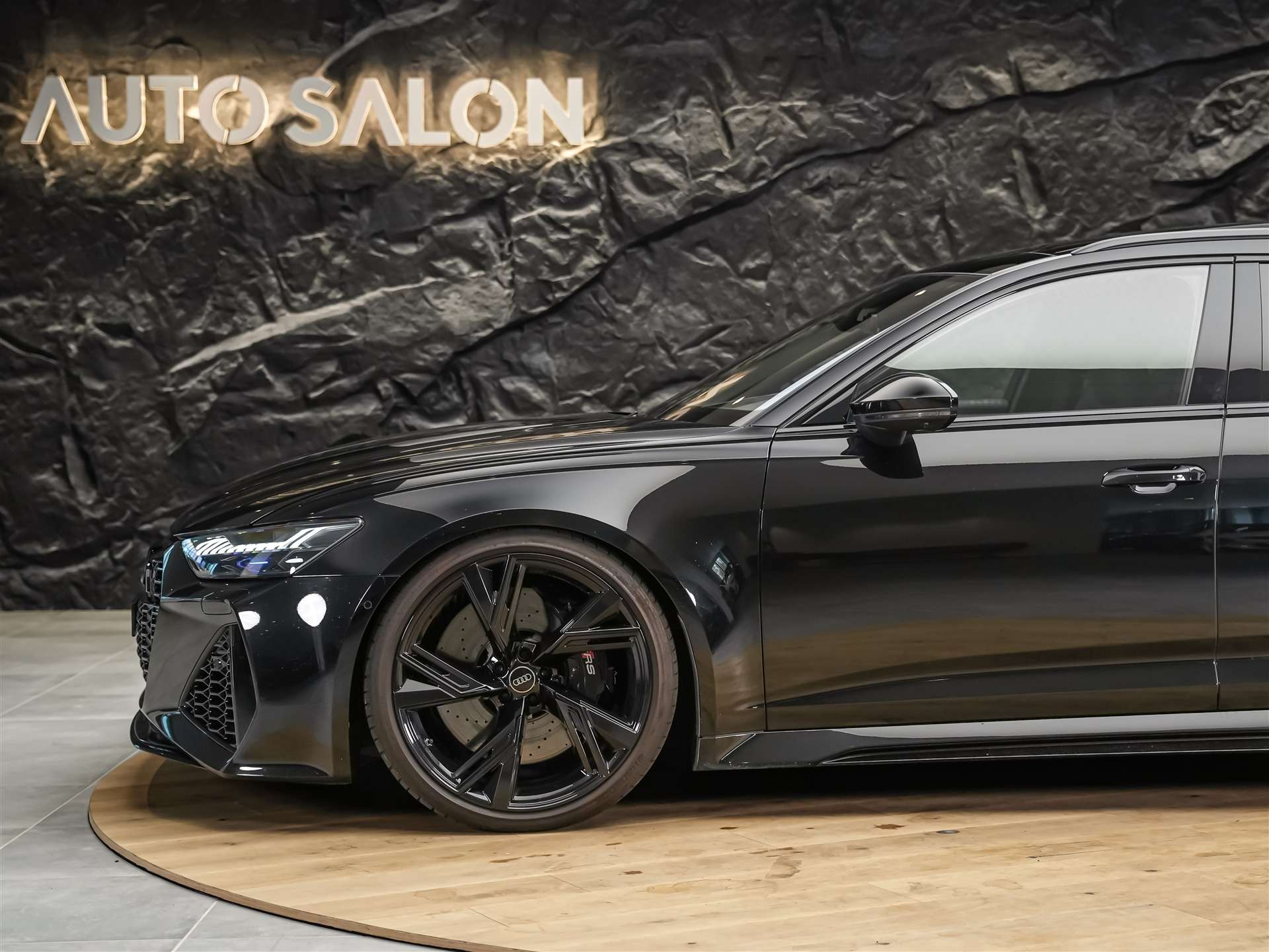 AUDI RS6 Avant 4.0 TFSI V8 quattro *Panorama*Sitzlüftung*Head-Up*Standheizung*-image-18