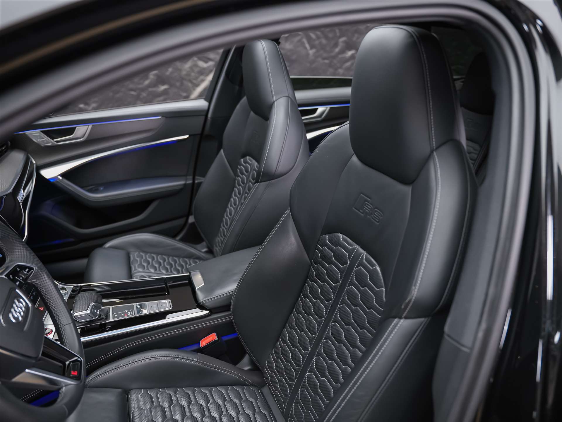 AUDI RS6 Avant 4.0 TFSI V8 quattro *Panorama*Sitzlüftung*Head-Up*Standheizung*-image-9