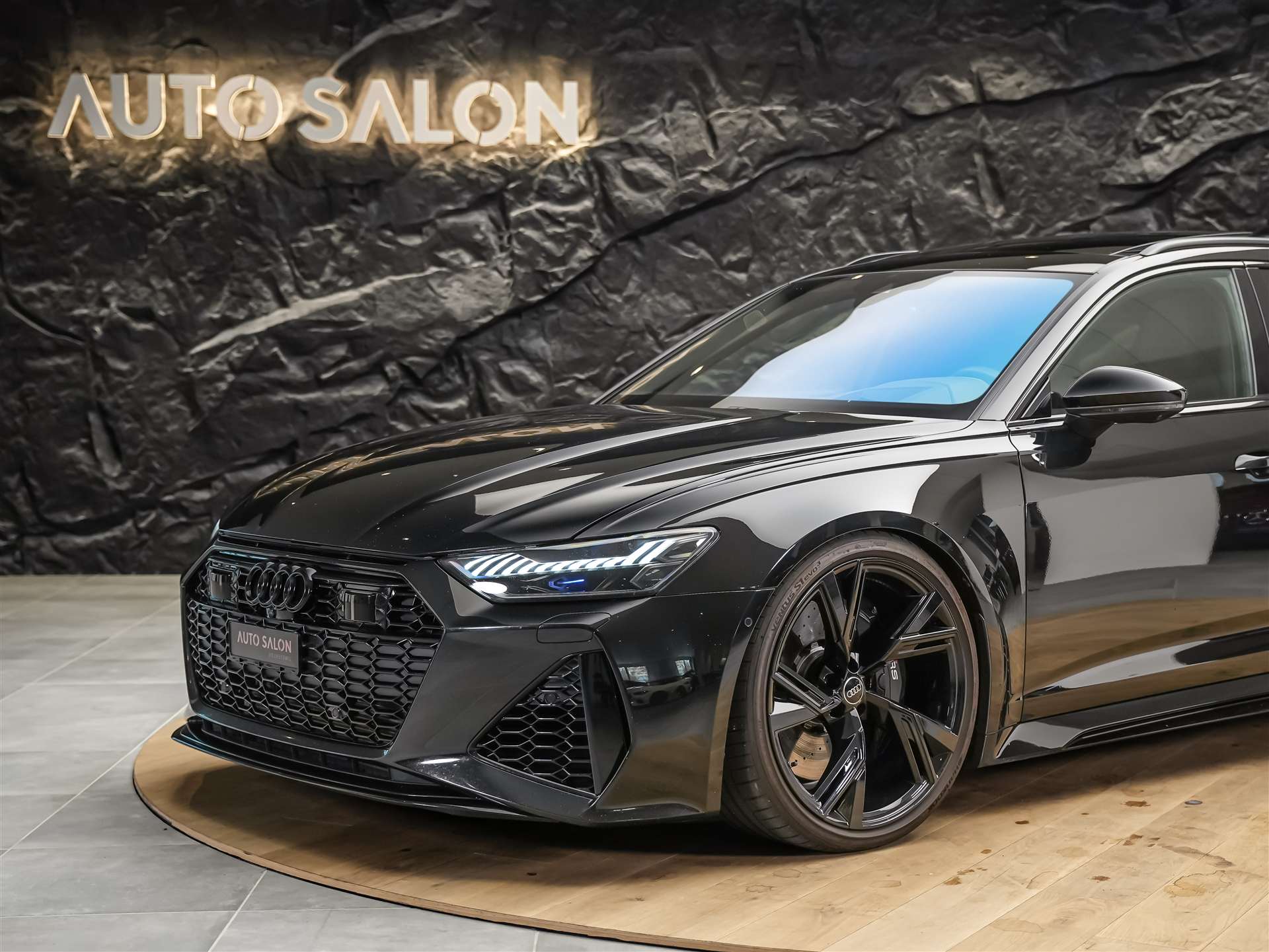 AUDI RS6 Avant 4.0 TFSI V8 quattro *Panorama*Sitzlüftung*Head-Up*Standheizung*-image-17