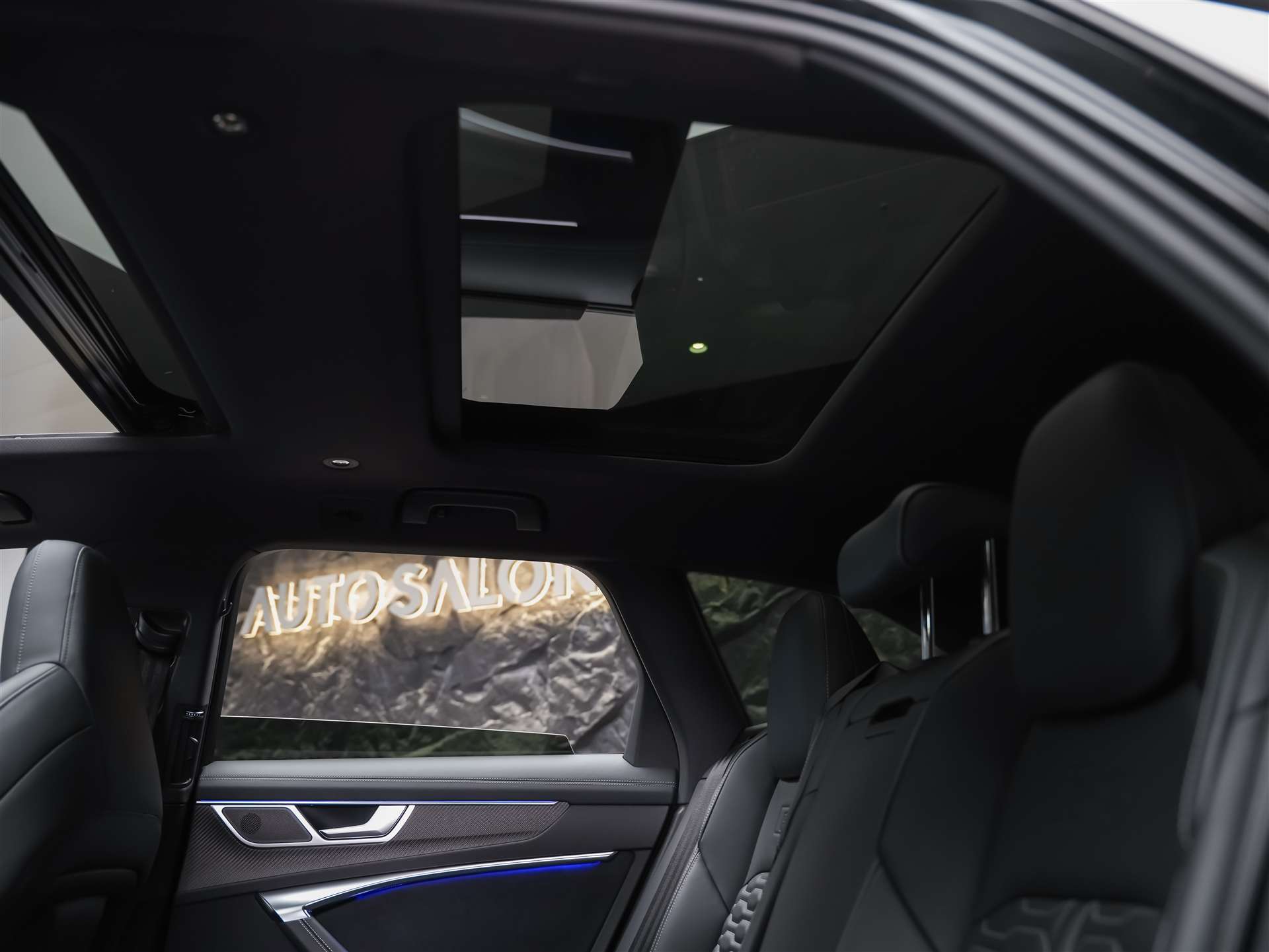 AUDI RS6 Avant 4.0 TFSI V8 quattro *Panorama*Sitzlüftung*Head-Up*Standheizung*-image-13