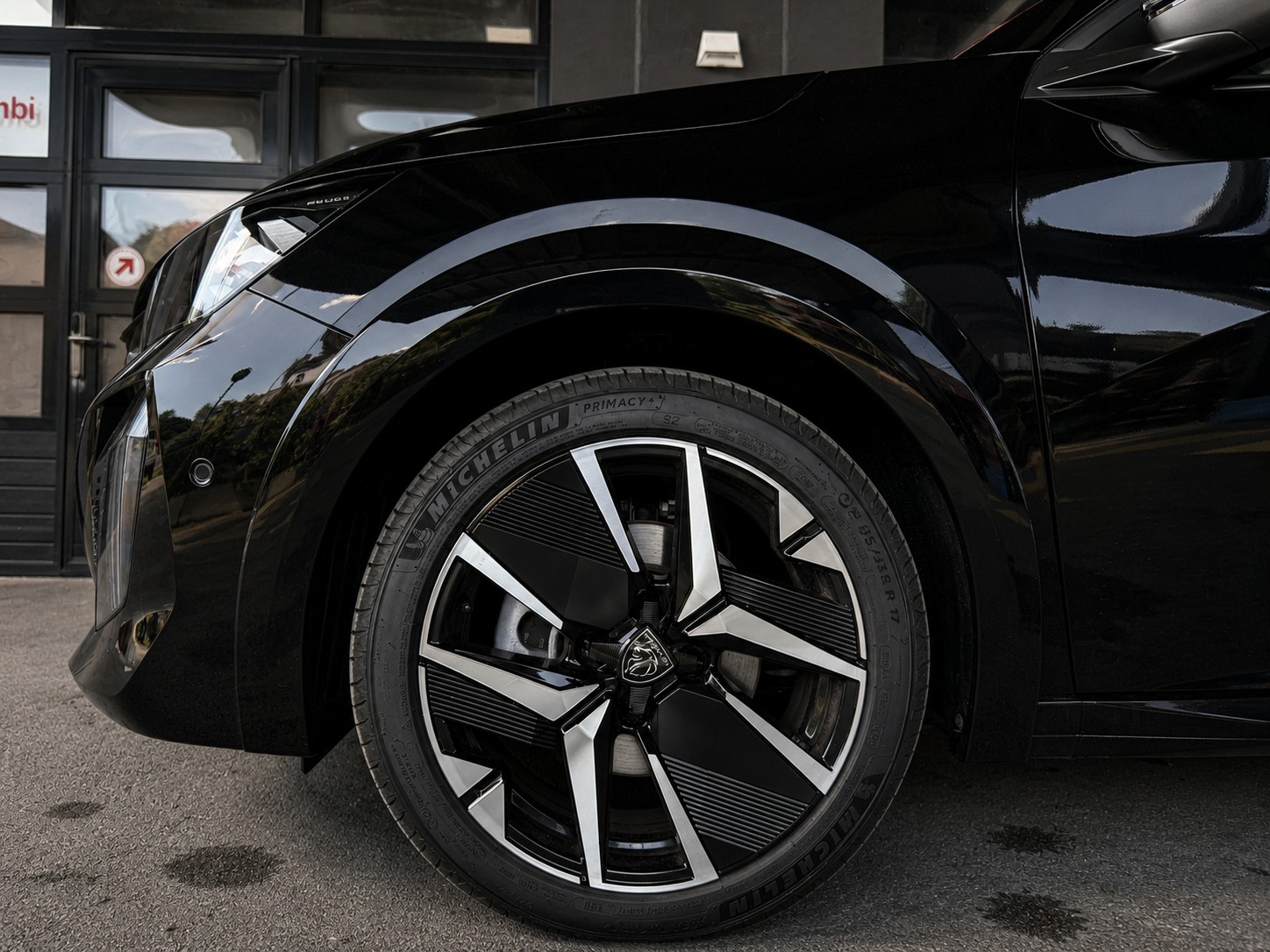 PEUGEOT 208 1.2 MHEV 145 GT-image-5