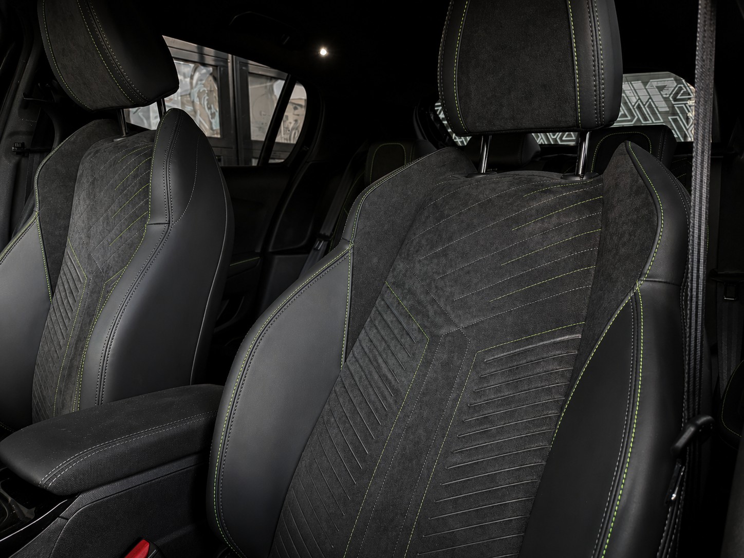 PEUGEOT 208 1.2 MHEV 145 GT-image-12