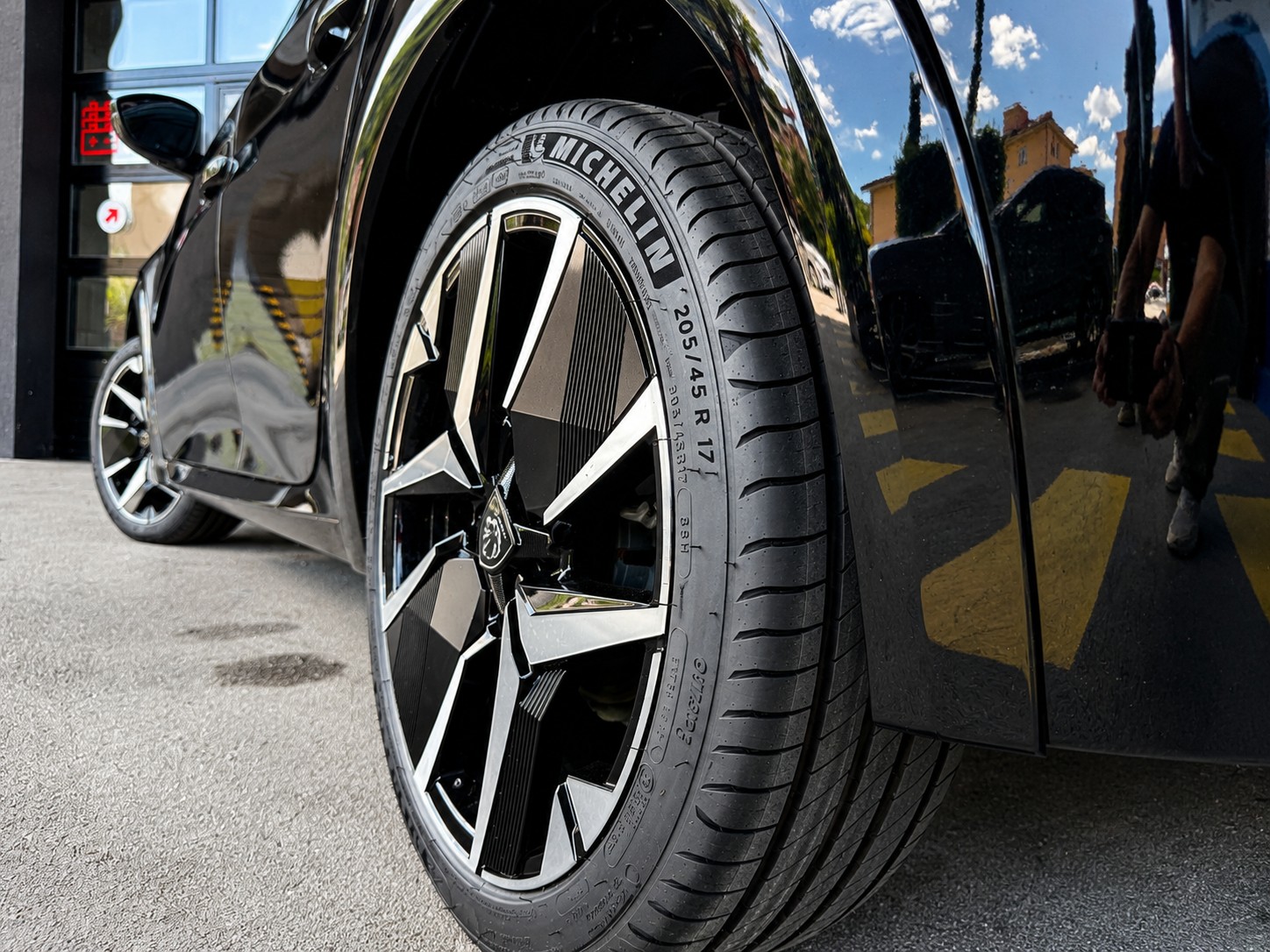 PEUGEOT 208 1.2 MHEV 145 GT-image-13