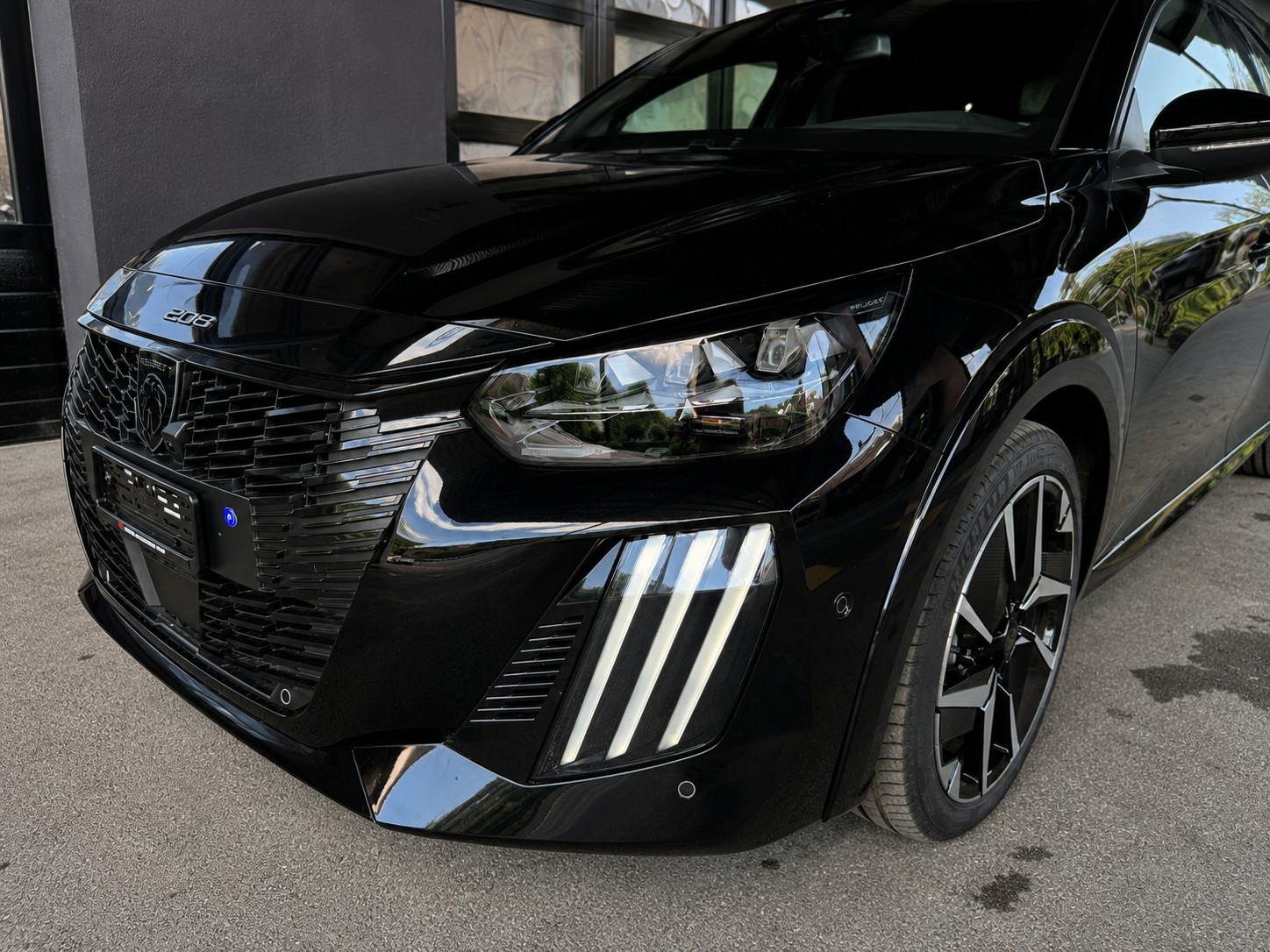 PEUGEOT 208 1.2 MHEV 145 GT-image-4