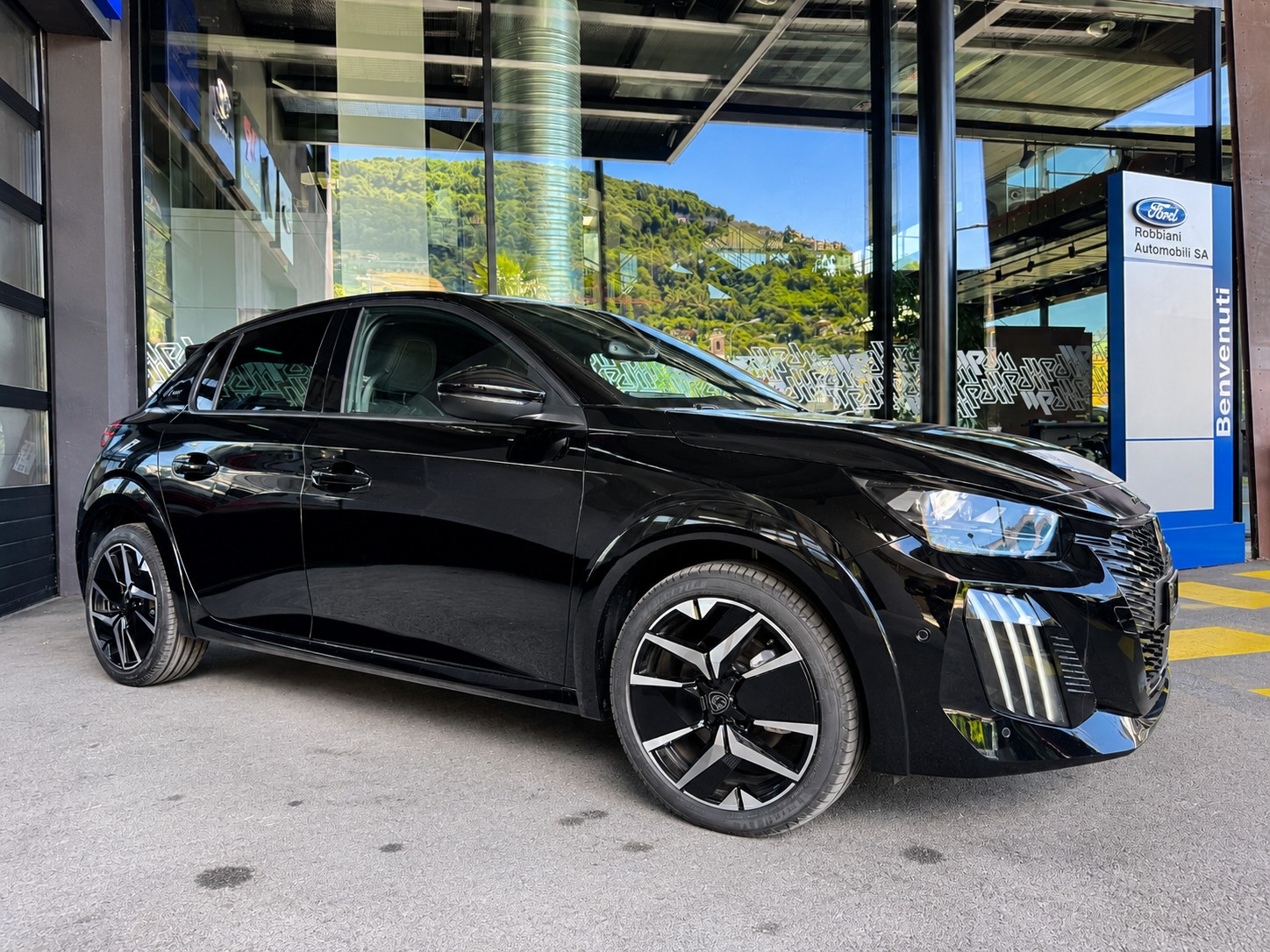 PEUGEOT 208 1.2 MHEV 145 GT-showroom-element-2