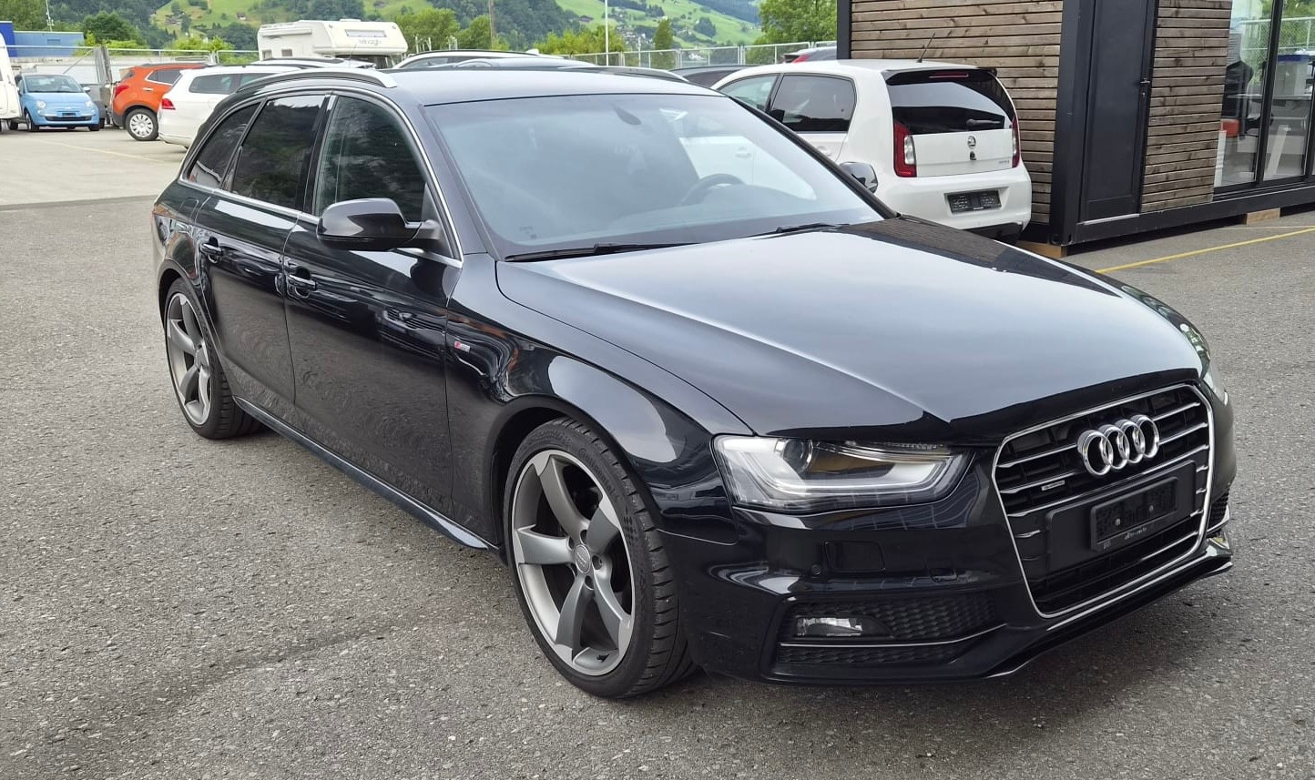 AUDI A4 Avant 2.0 TDI S-Line 4x4 *** Navigation *Teilleder * Klima * AHK 1600 kg. * ab MFK 03.06.2026 * 1 Jahr Garantie möglich ***