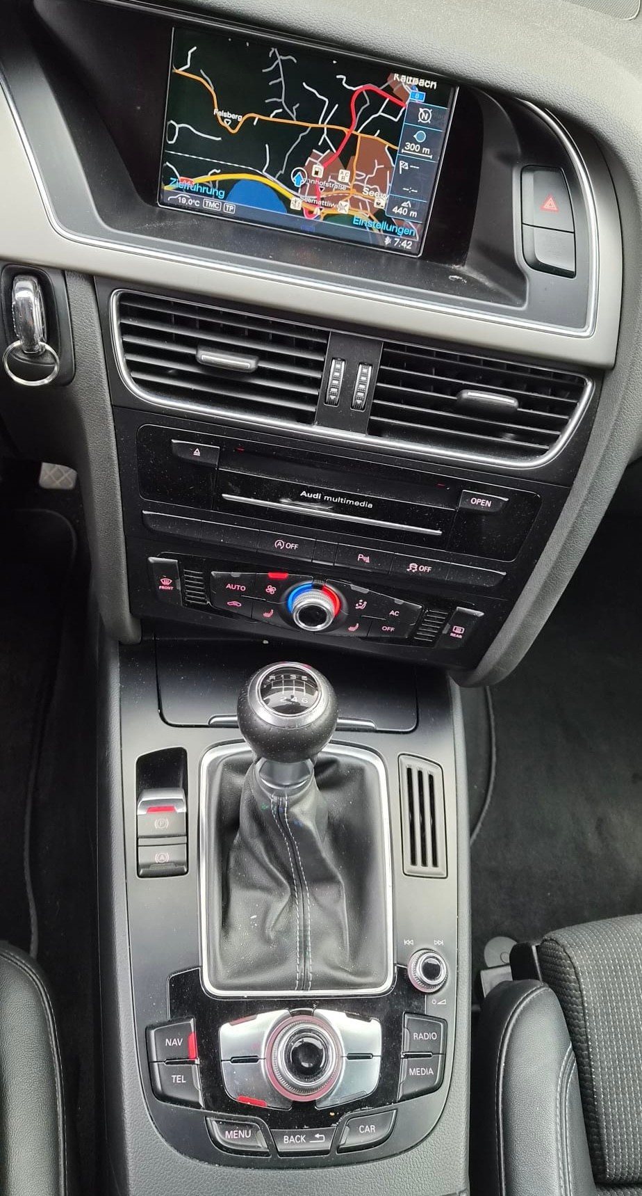 AUDI A4 Avant 2.0 TDI S-Line 4x4 *** Navigation *Teilleder * Klima * AHK 1600 kg. * ab MFK 03.06.2026 * 1 Jahr Garantie möglich ***-image-11