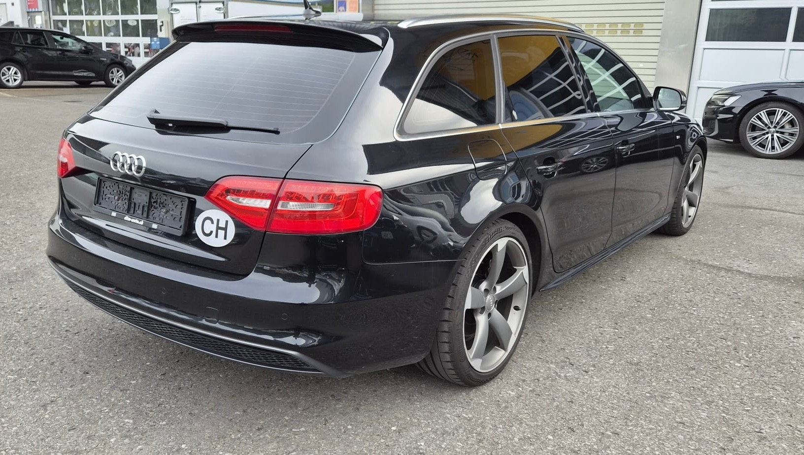 AUDI A4 Avant 2.0 TDI S-Line 4x4 *** Navigation *Teilleder * Klima * AHK 1600 kg. * ab MFK 03.06.2026 * 1 Jahr Garantie möglich ***-image-4
