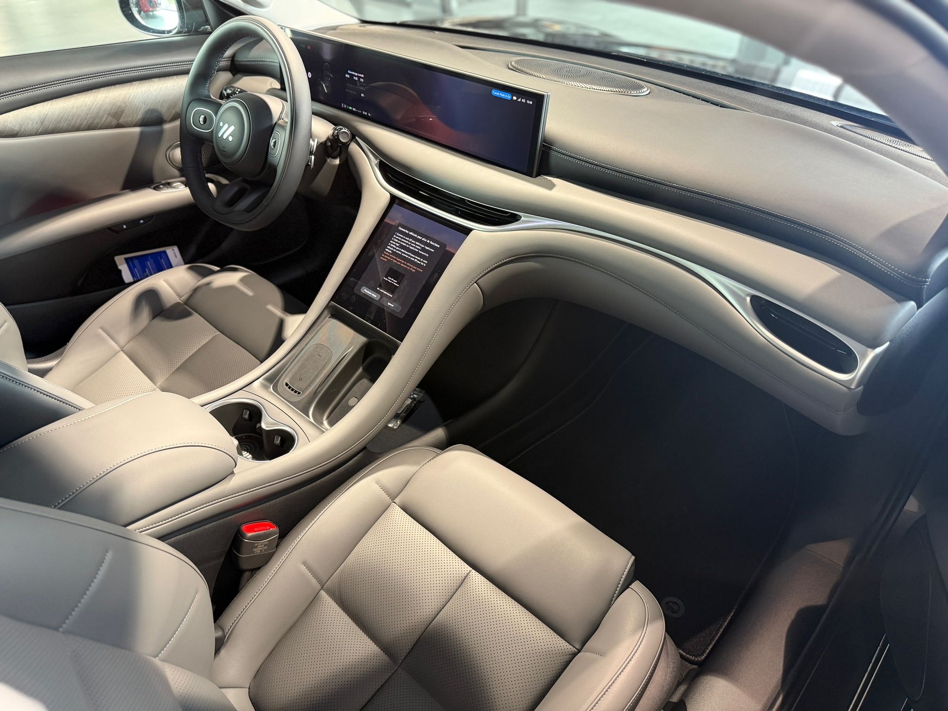 MG IM5 EV 100kWh Long Range-image-11