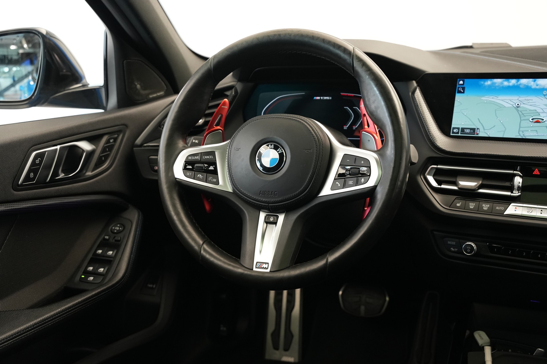 BMW M135i xDrive Steptronic-image-20