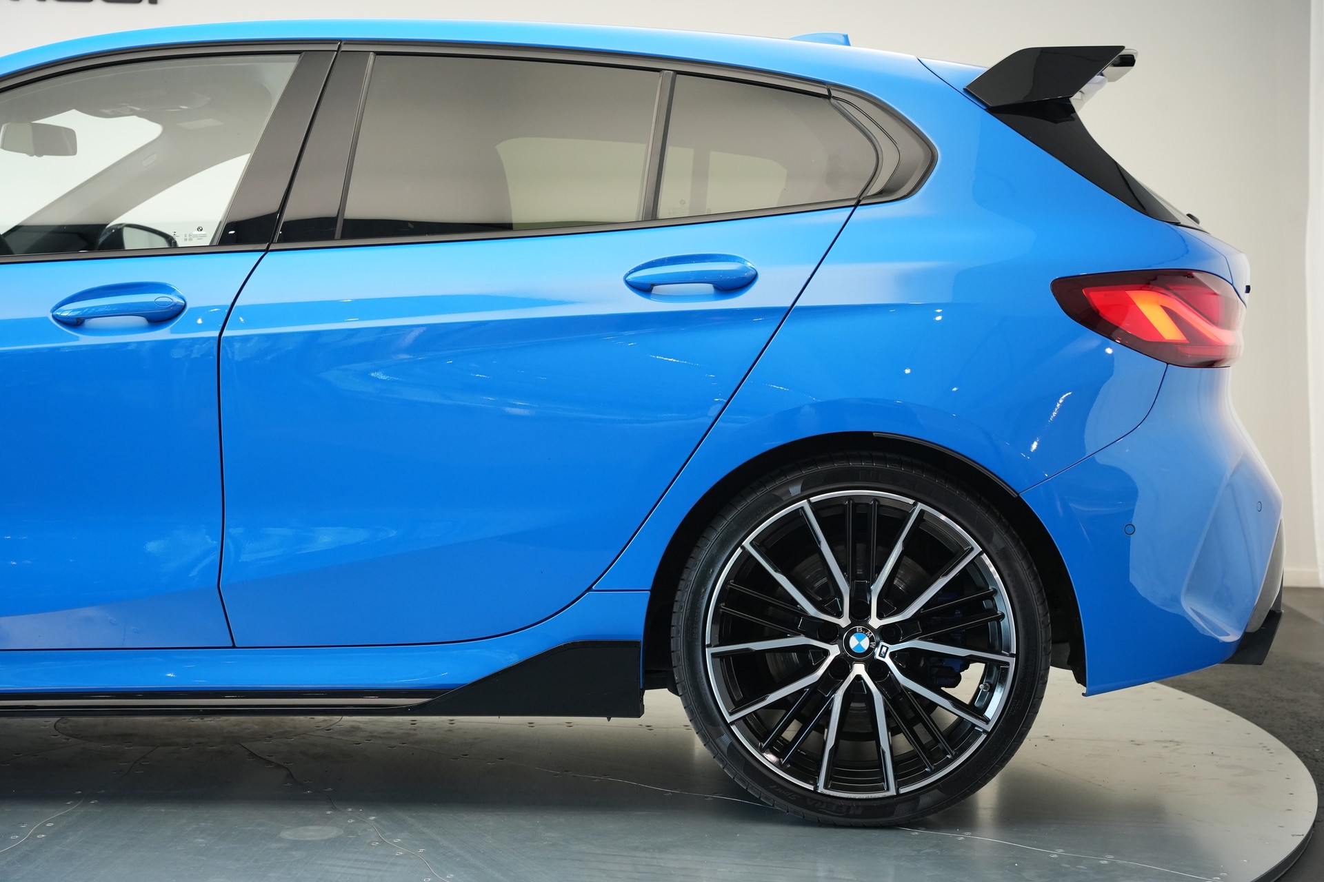 BMW M135i xDrive Steptronic-image-45