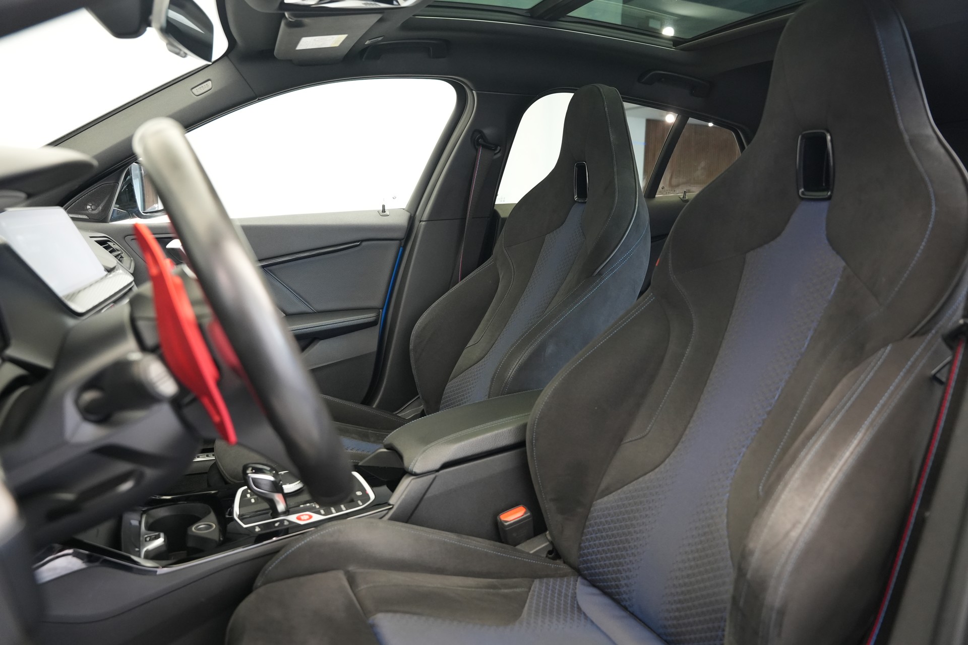 BMW M135i xDrive Steptronic-image-11