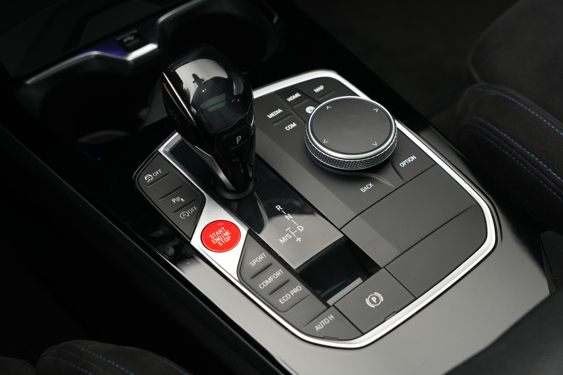 BMW M135i xDrive Steptronic-image-24