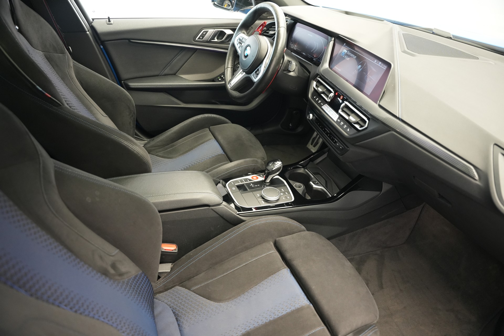 BMW M135i xDrive Steptronic-image-13