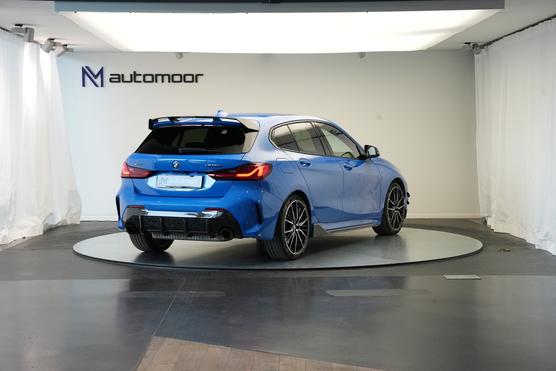 BMW M135i xDrive Steptronic-image-4