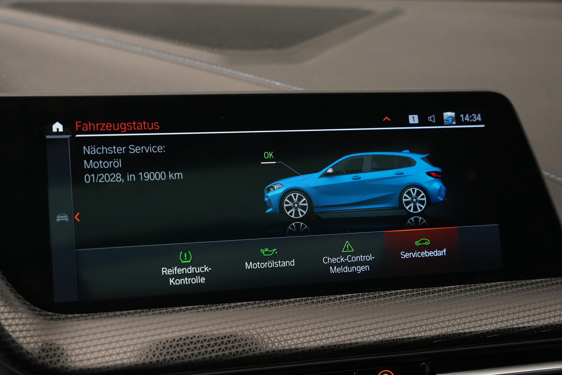 BMW M135i xDrive Steptronic-image-35