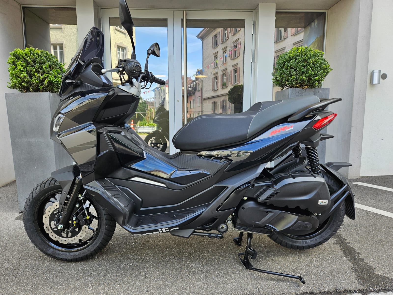 APRILIA SR 125 GT ABS E5+-showroom-element-2