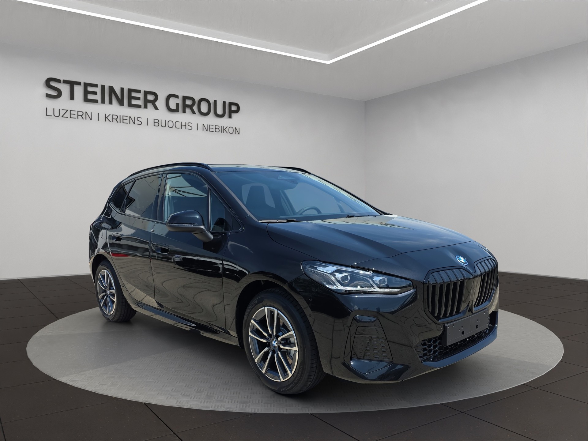 BMW 225e xDrive Active Tourer-showroom-element-1