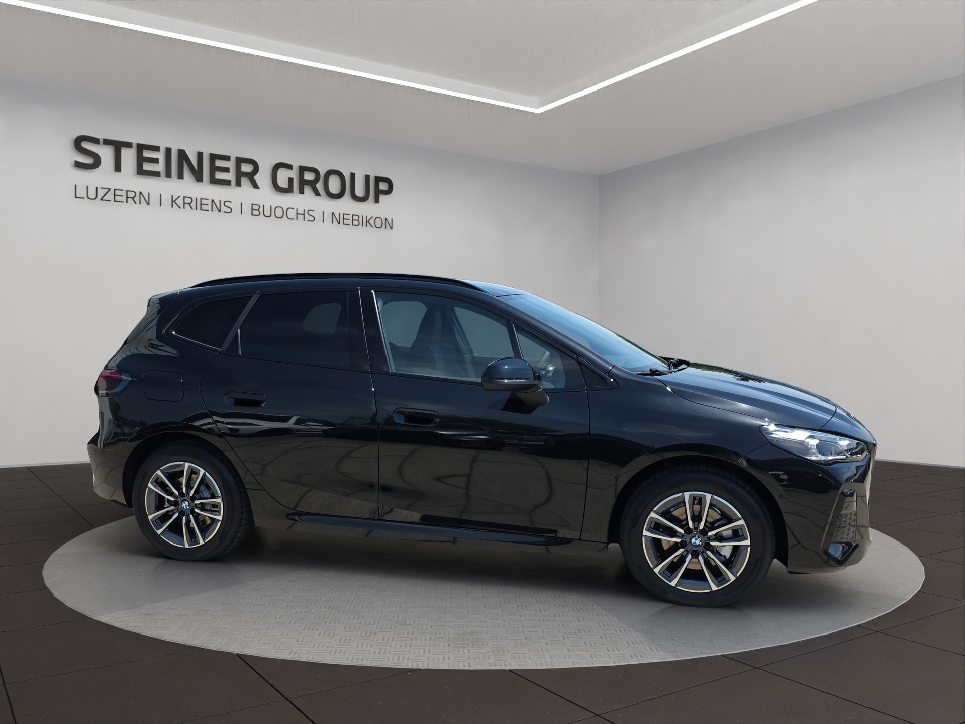 BMW 225e xDrive Active Tourer-showroom-element-2