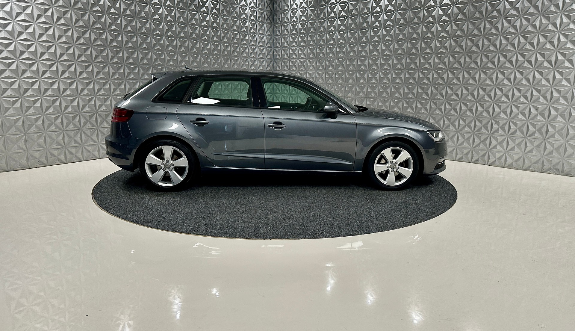 AUDI A3 Sportback 1.4 TFSI Ambition S-tronic-showroom-element-3