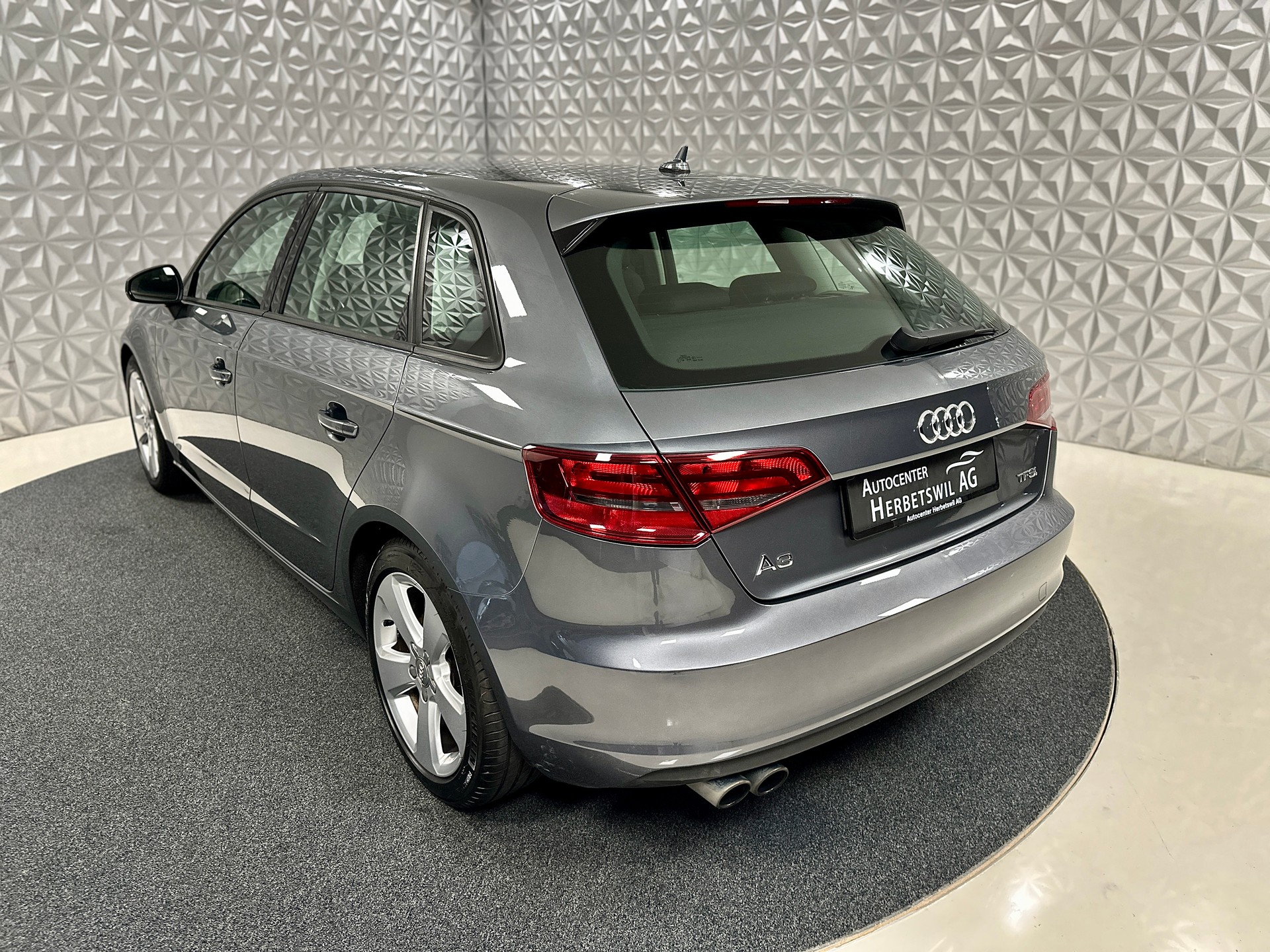 AUDI A3 Sportback 1.4 TFSI Ambition S-tronic-image-9