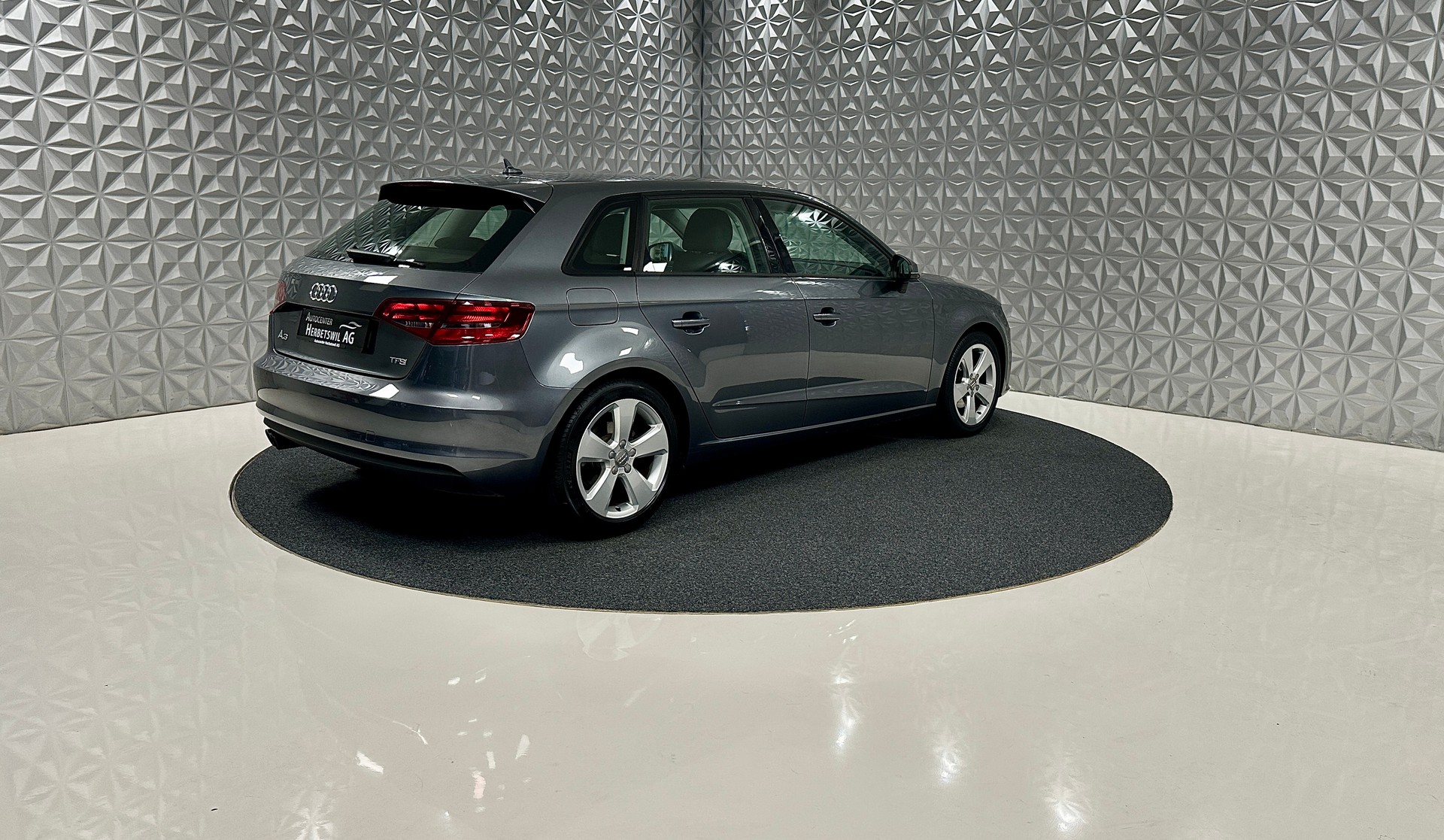 AUDI A3 Sportback 1.4 TFSI Ambition S-tronic-image-4