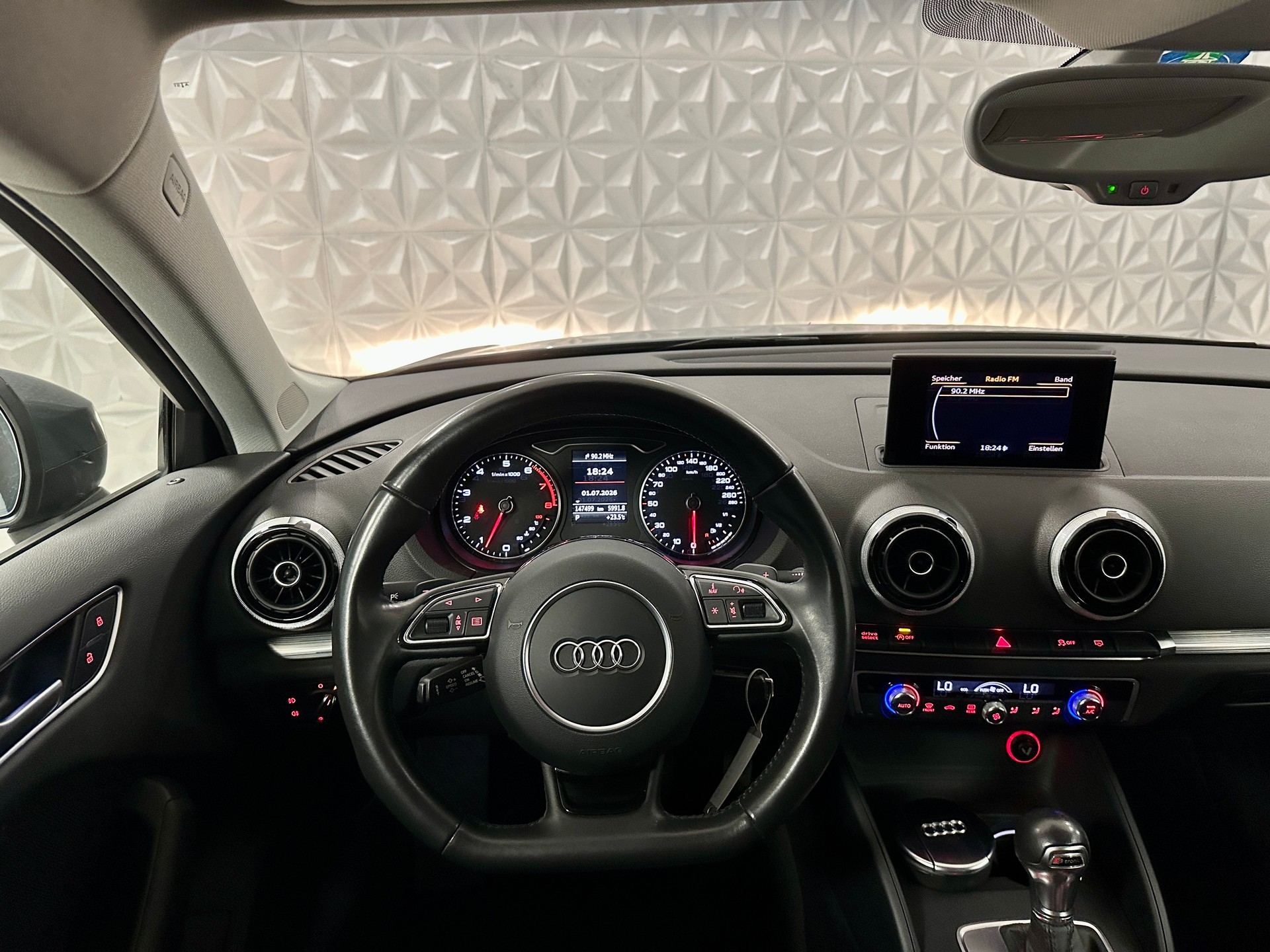 AUDI A3 Sportback 1.4 TFSI Ambition S-tronic-image-19