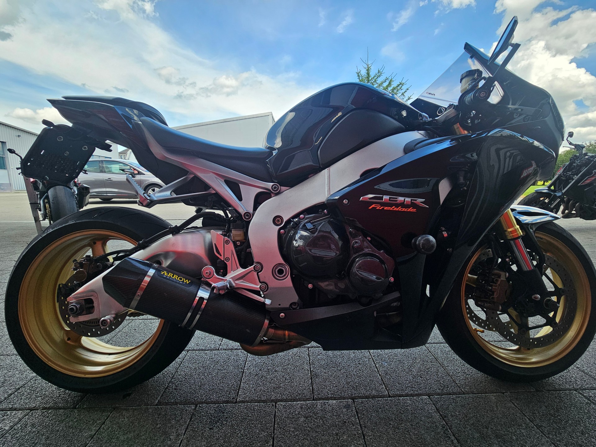 HONDA CBR 1000 RA ABS-image-10