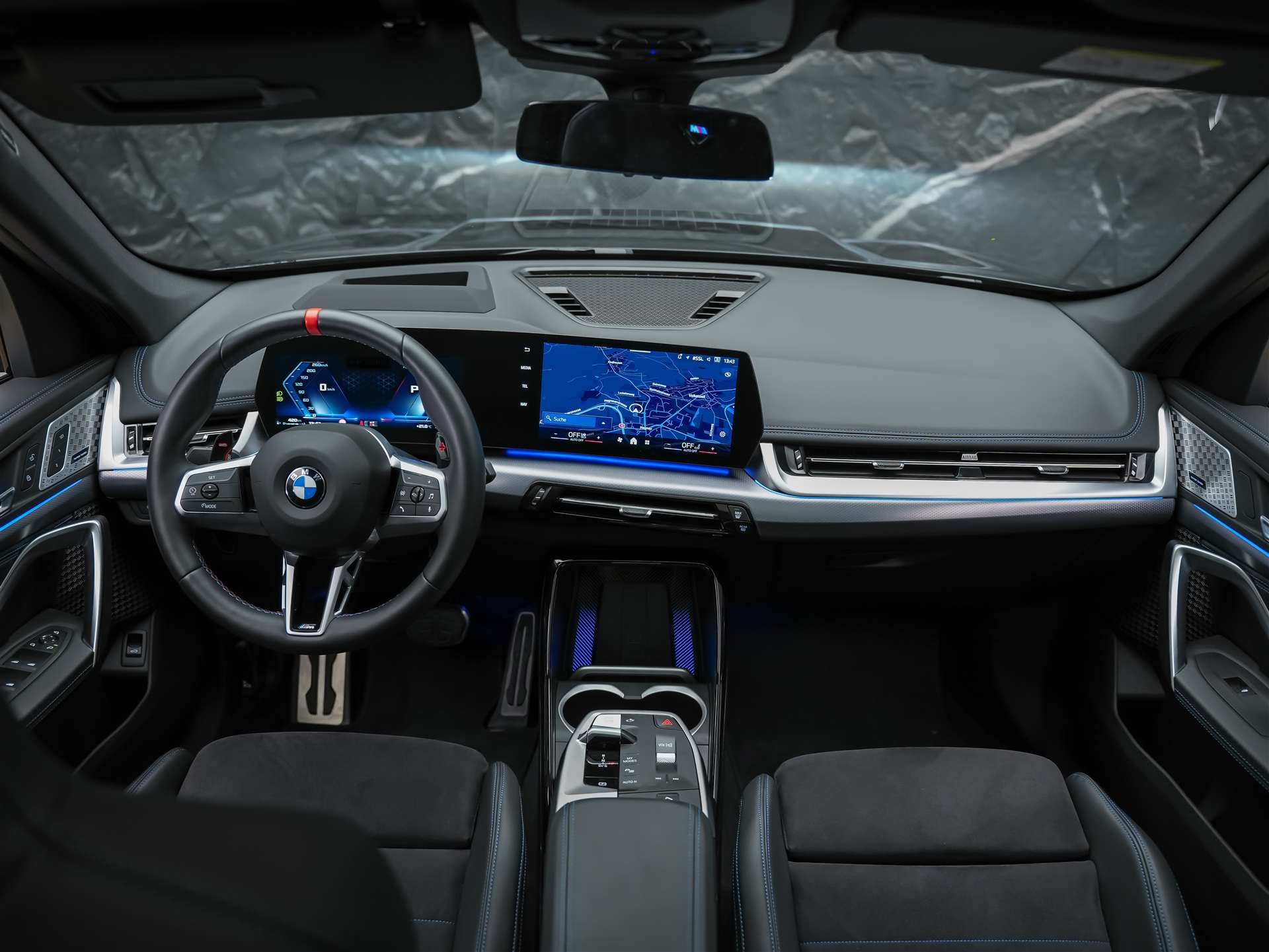 BMW X1 xDrive M35i *Panorama*El. Sitze mit Memory*Head Up Display*-image-20