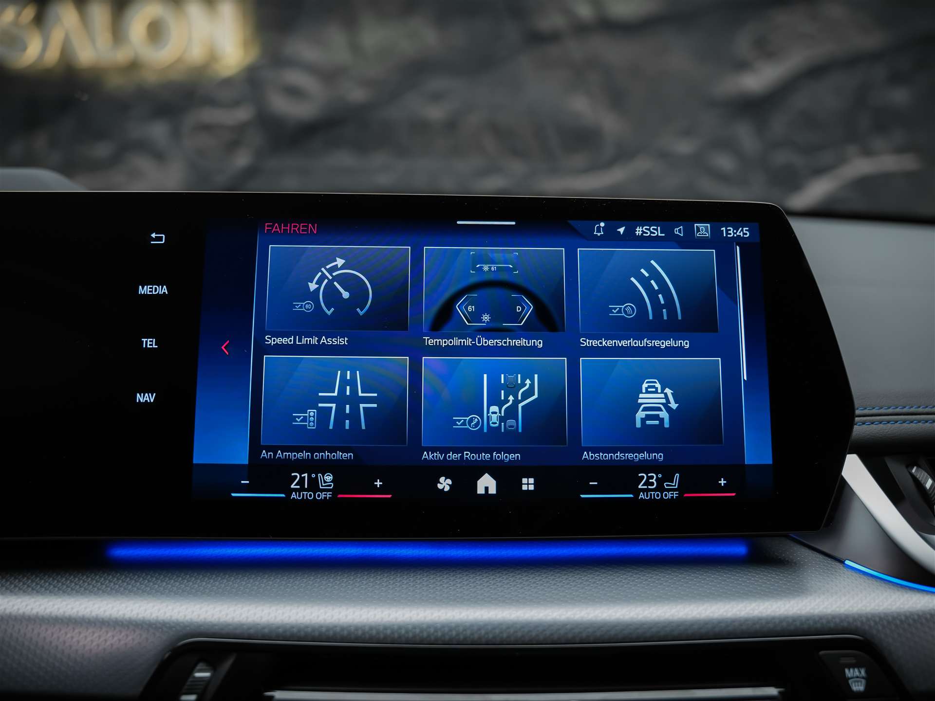 BMW X1 xDrive M35i *Panorama*El. Sitze mit Memory*Head Up Display*-image-39
